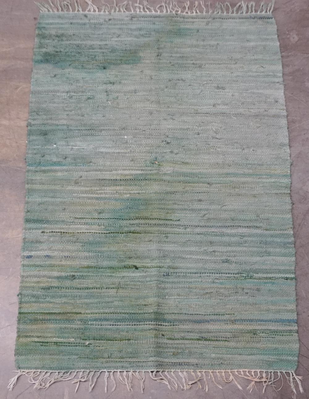 GREEN GROUND RUG, 5 FT X 3 FT 1