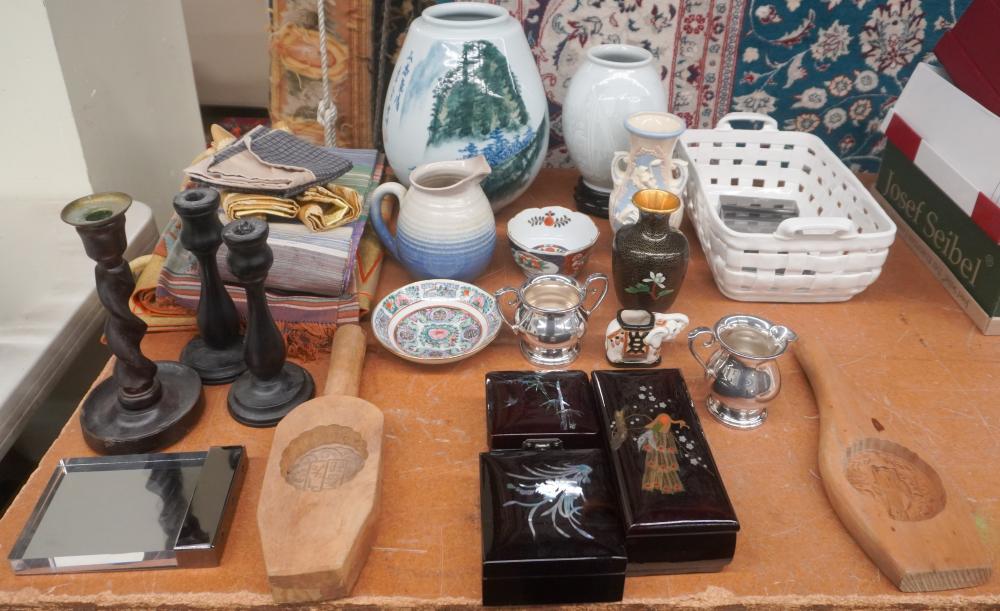 COLLECTION INCLUDING ASIAN PORCELAIN