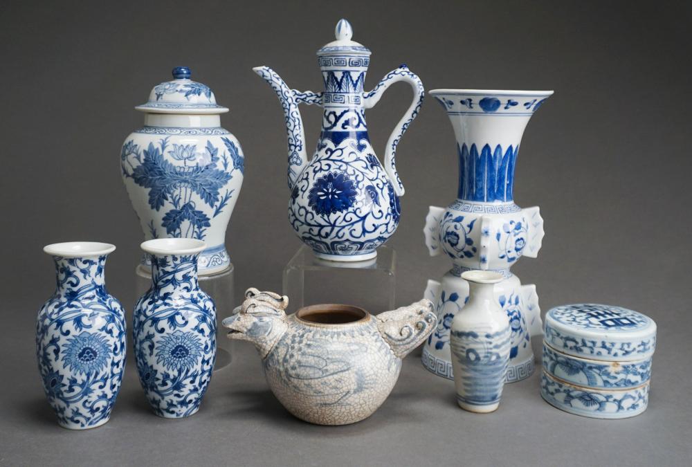 GROUP OF CHINESE BLUE AND WHITE