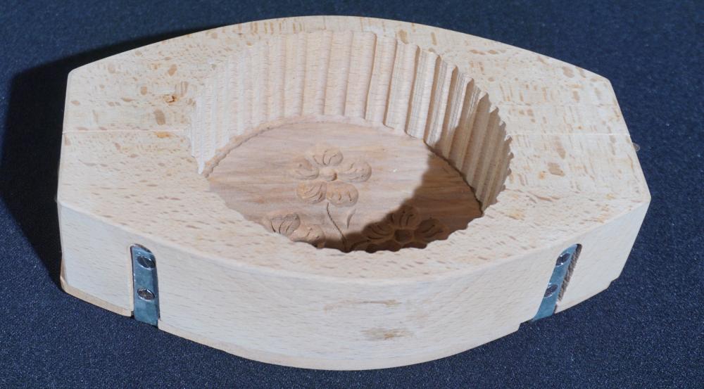 EUROPEAN WOOD BUTTER MOLD L: 8