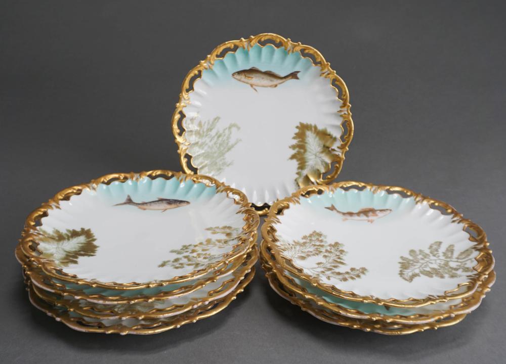 SET OF EIGHT LIMOGES GILT DECORATED 2e6f1c