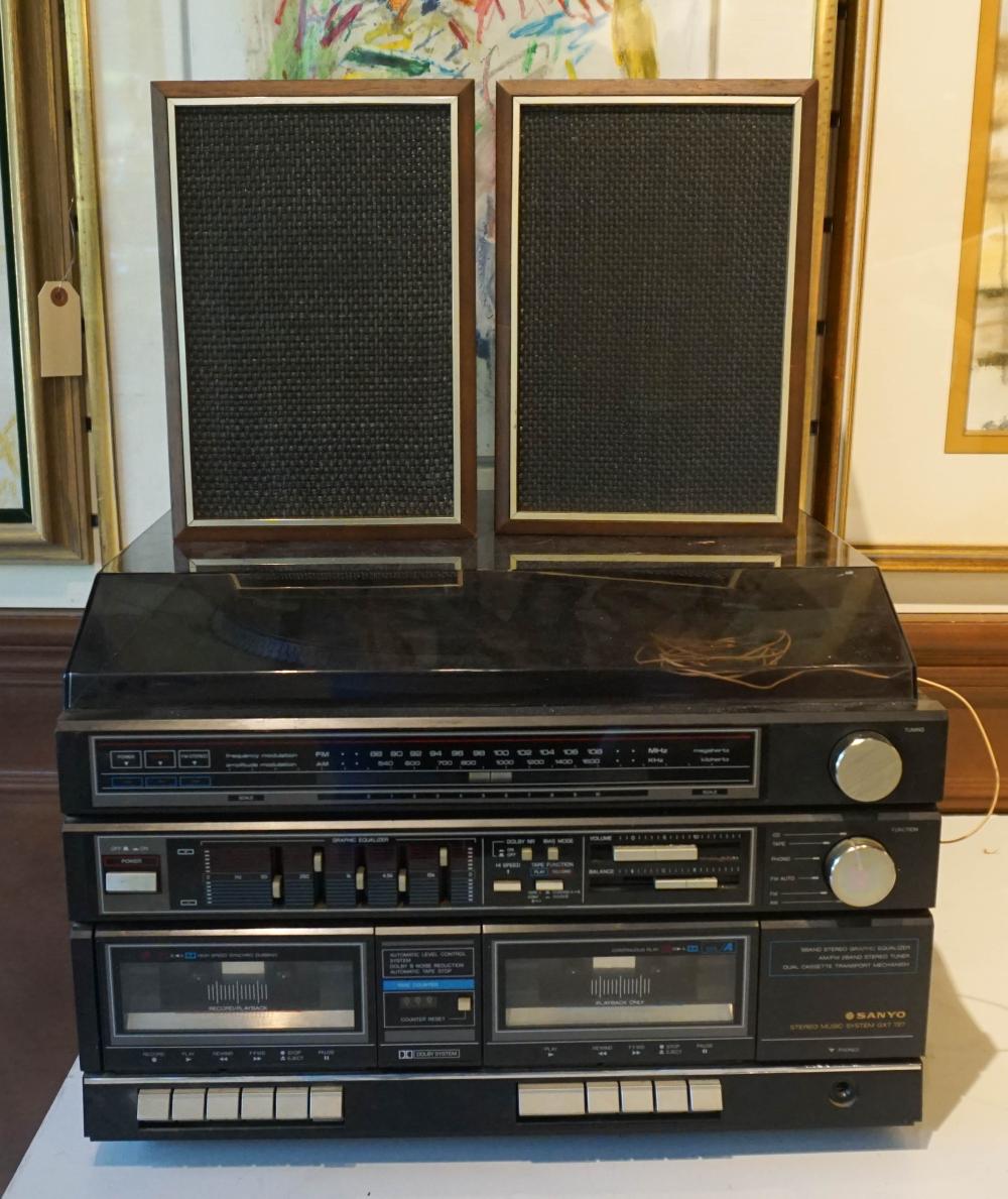 SANYO TABLE MODEL STEREO WITH A 2e6f72
