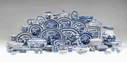 Large collection of Chinese export porcelain