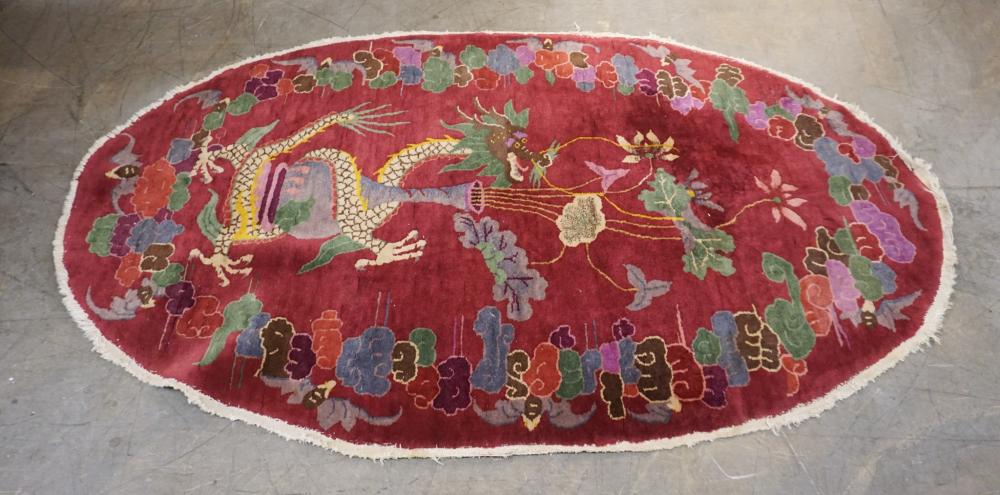 CHINESE NICHOLS RUG 6 FT 10 IN