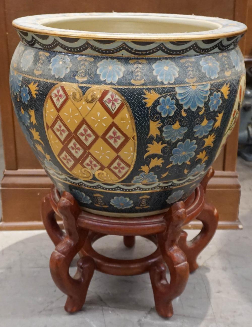 CHINESE POLYCHROME DECORATED POTTERY