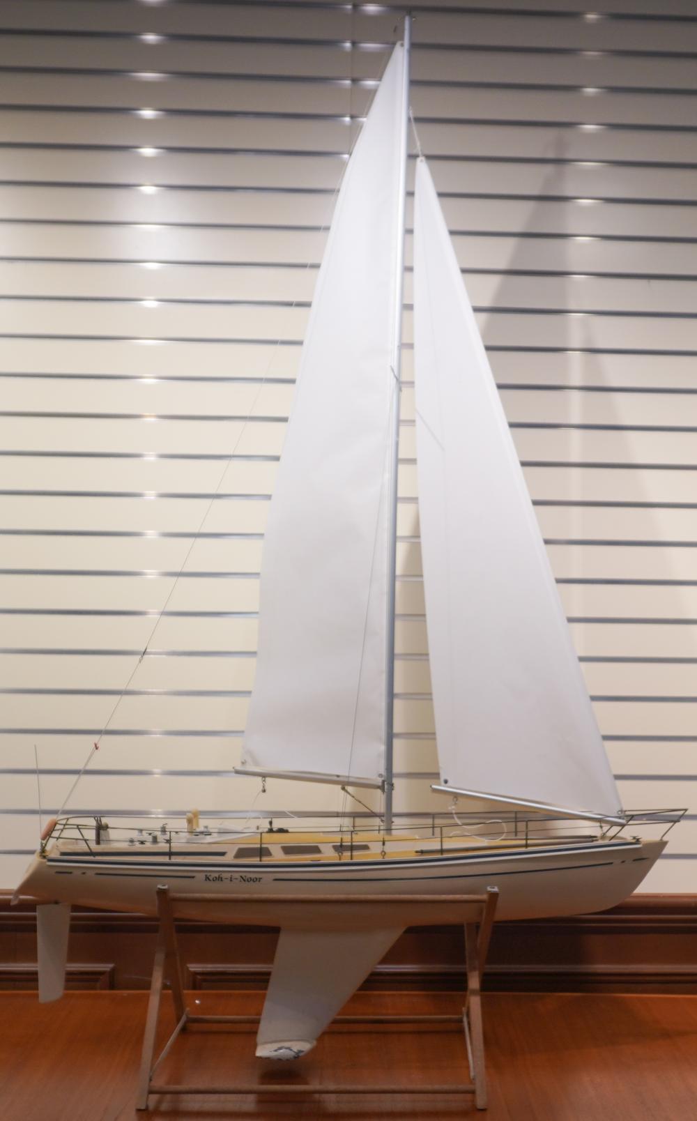 KOH-I-NOOR MODEL SAILBOAT ON STAND