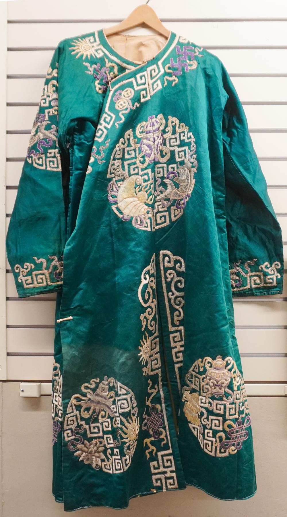 CHINESE EMBROIDERED GREEN SILK 2e71b3