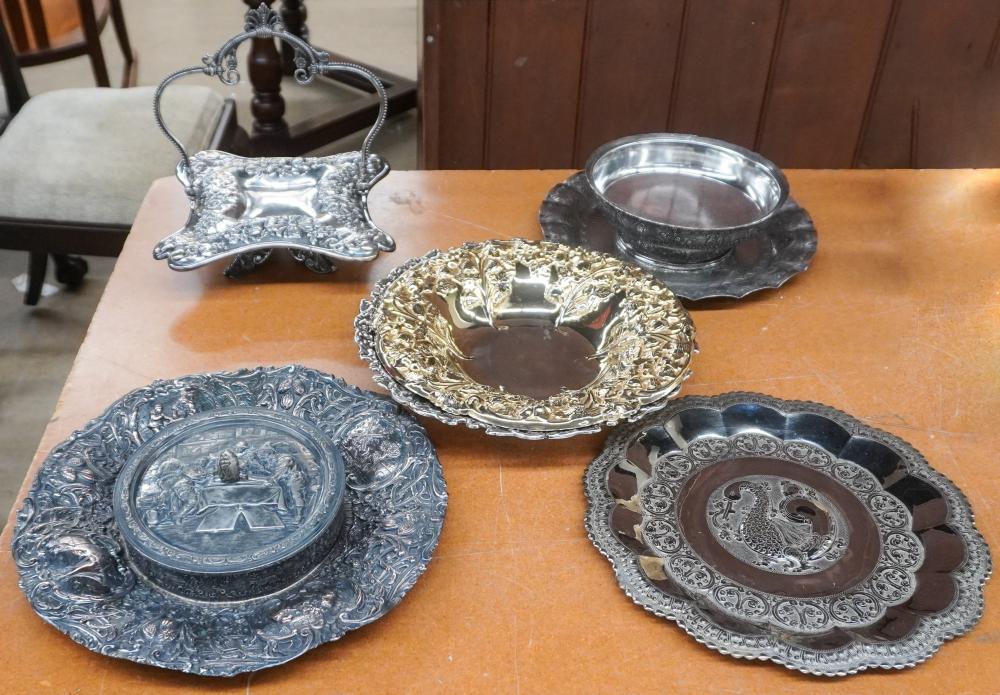 GROUP OF SILVERPLATE TRAYS, BOWLS