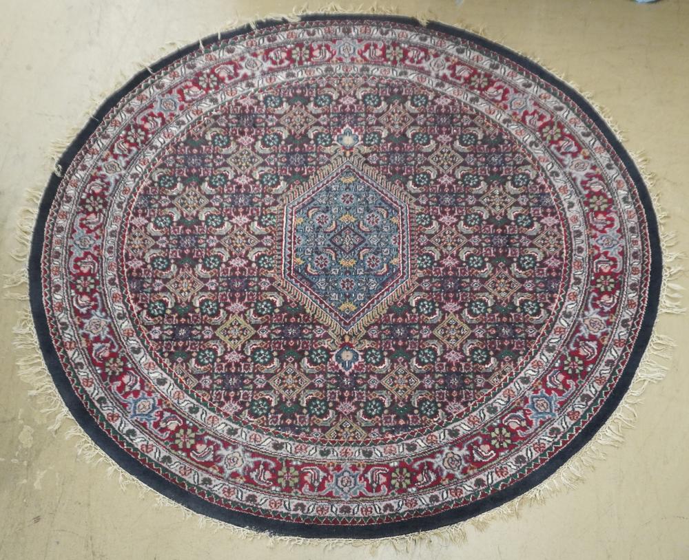 INDO-TABRIZ RUG, 6 FT 1 INIndo-Tabriz