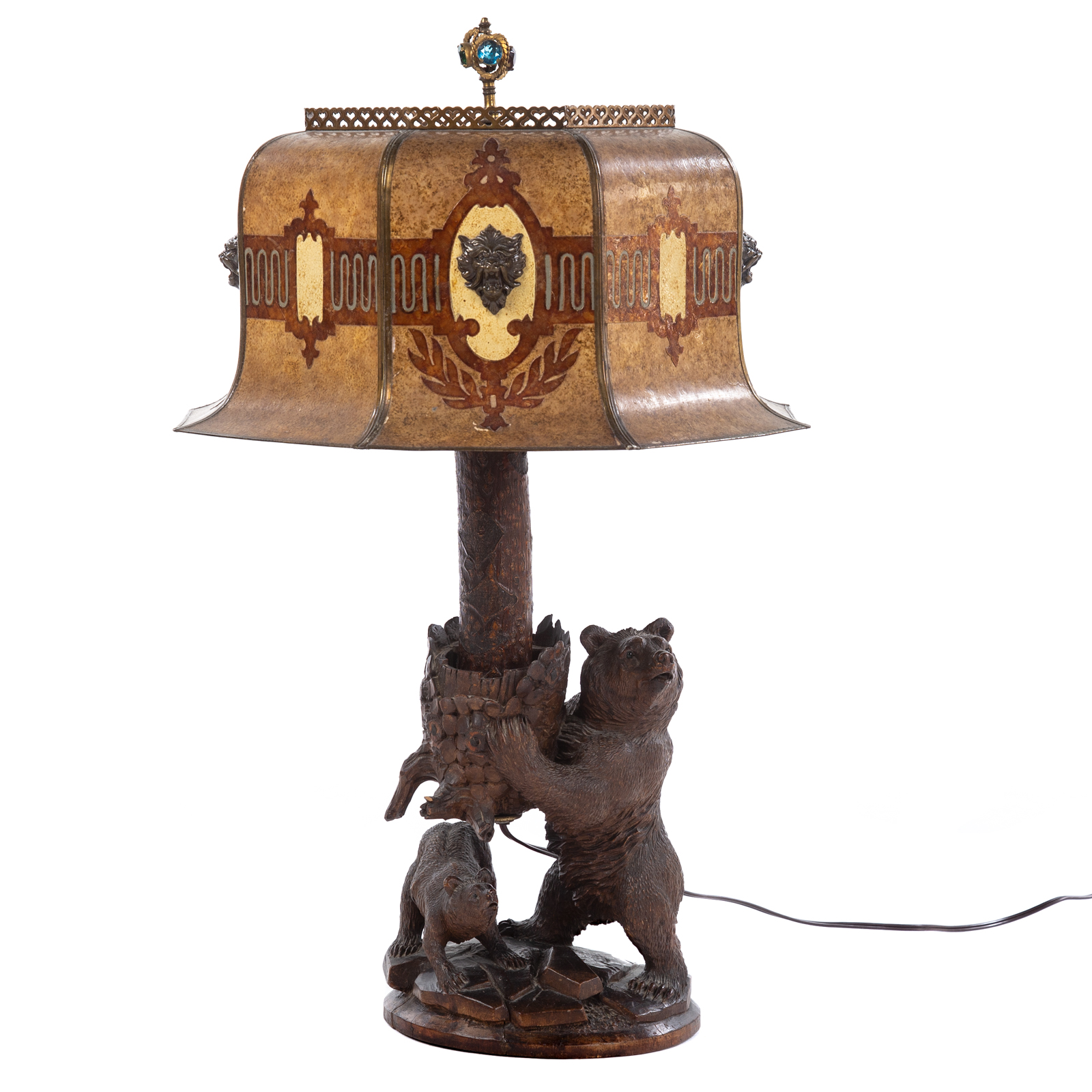 BLACK FOREST WOOD BEAR LAMP Modeled