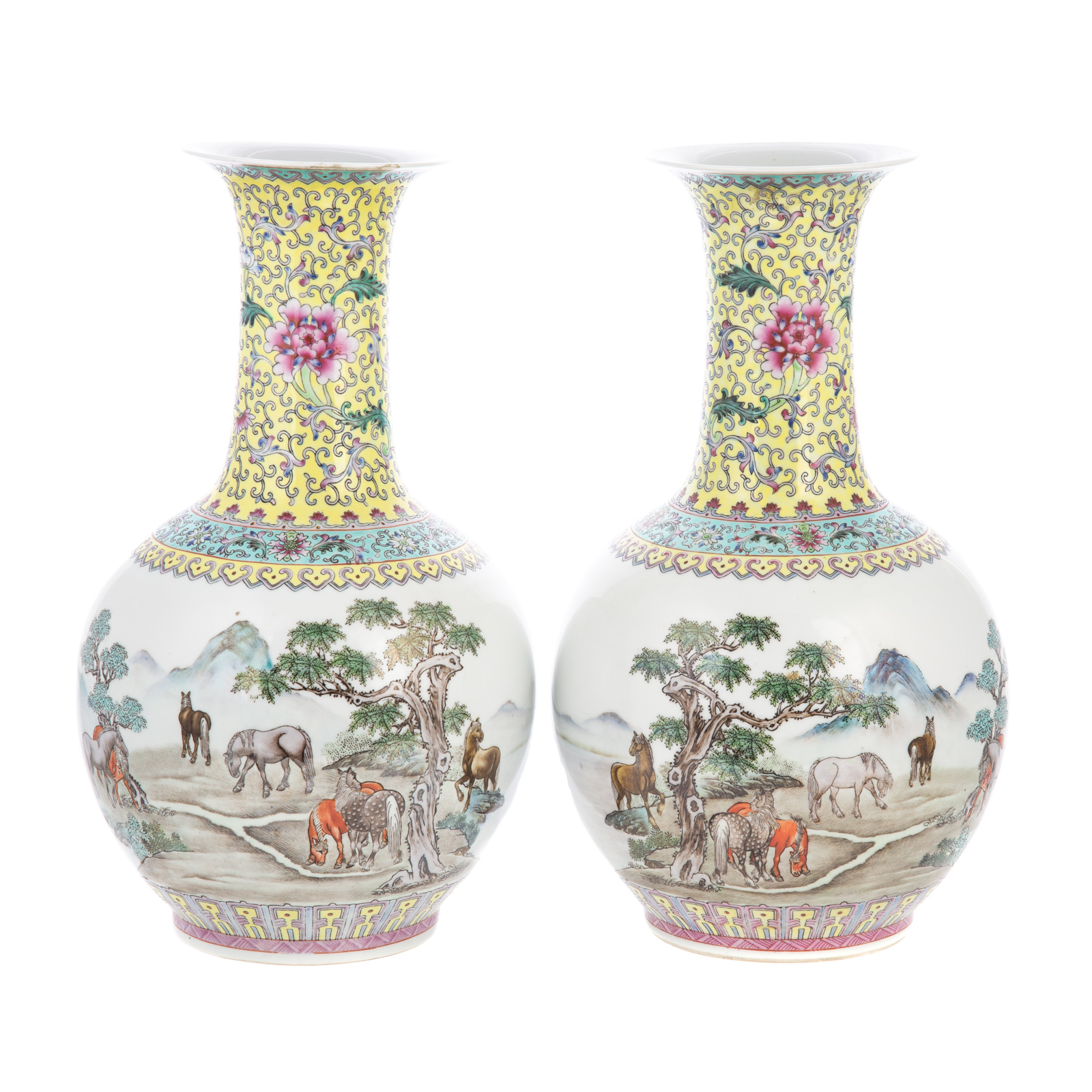 A PAIR OF CHINESE PORCELAIN VASES