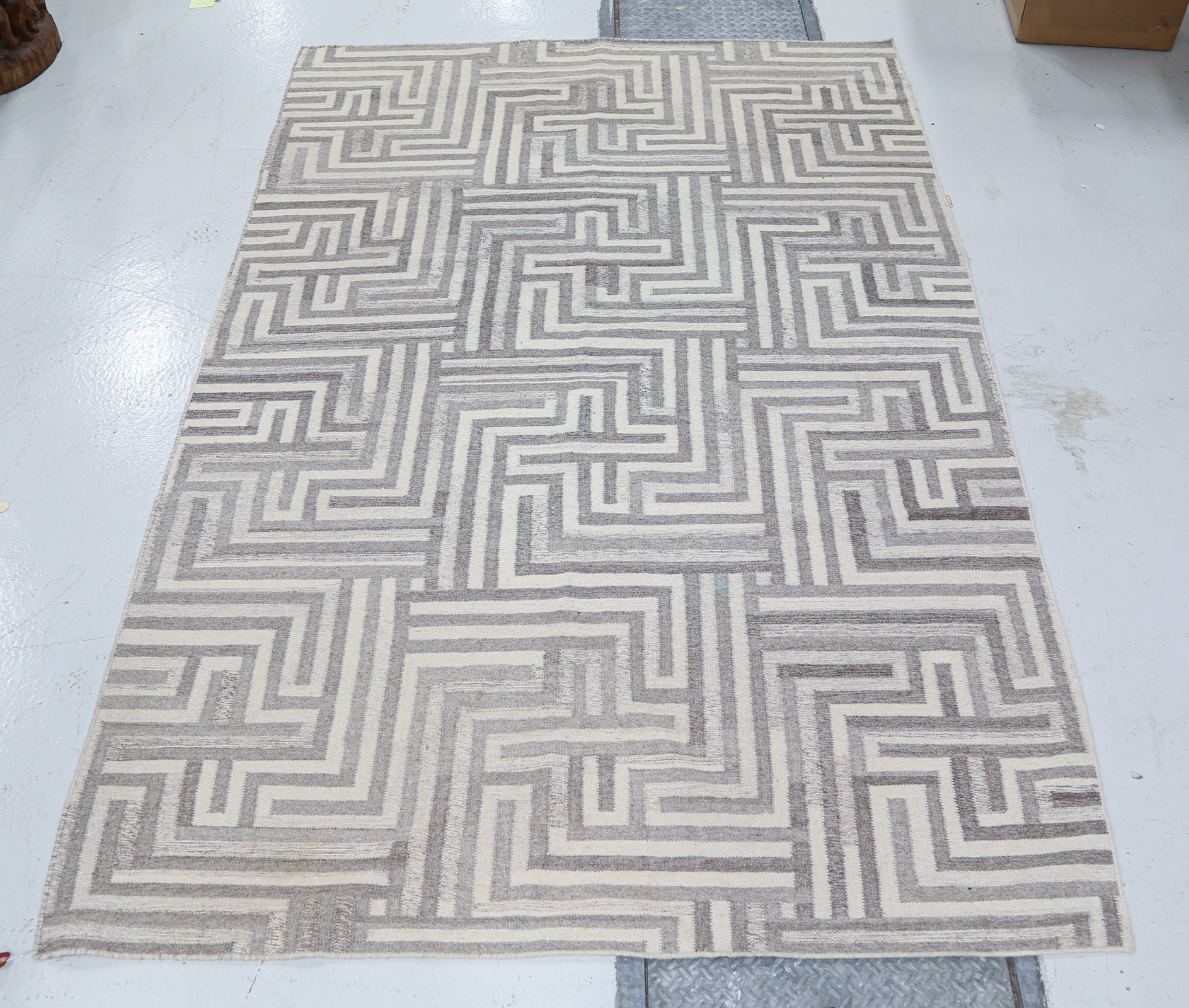 GEOMETRIC DHURRIE RUG, INDIA, 5.8