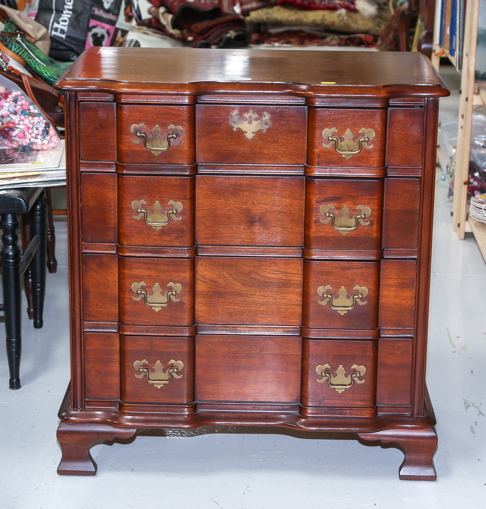 CHIPPENDALE STYLE MAHOGANY BLOCKFRONT 2e9c03