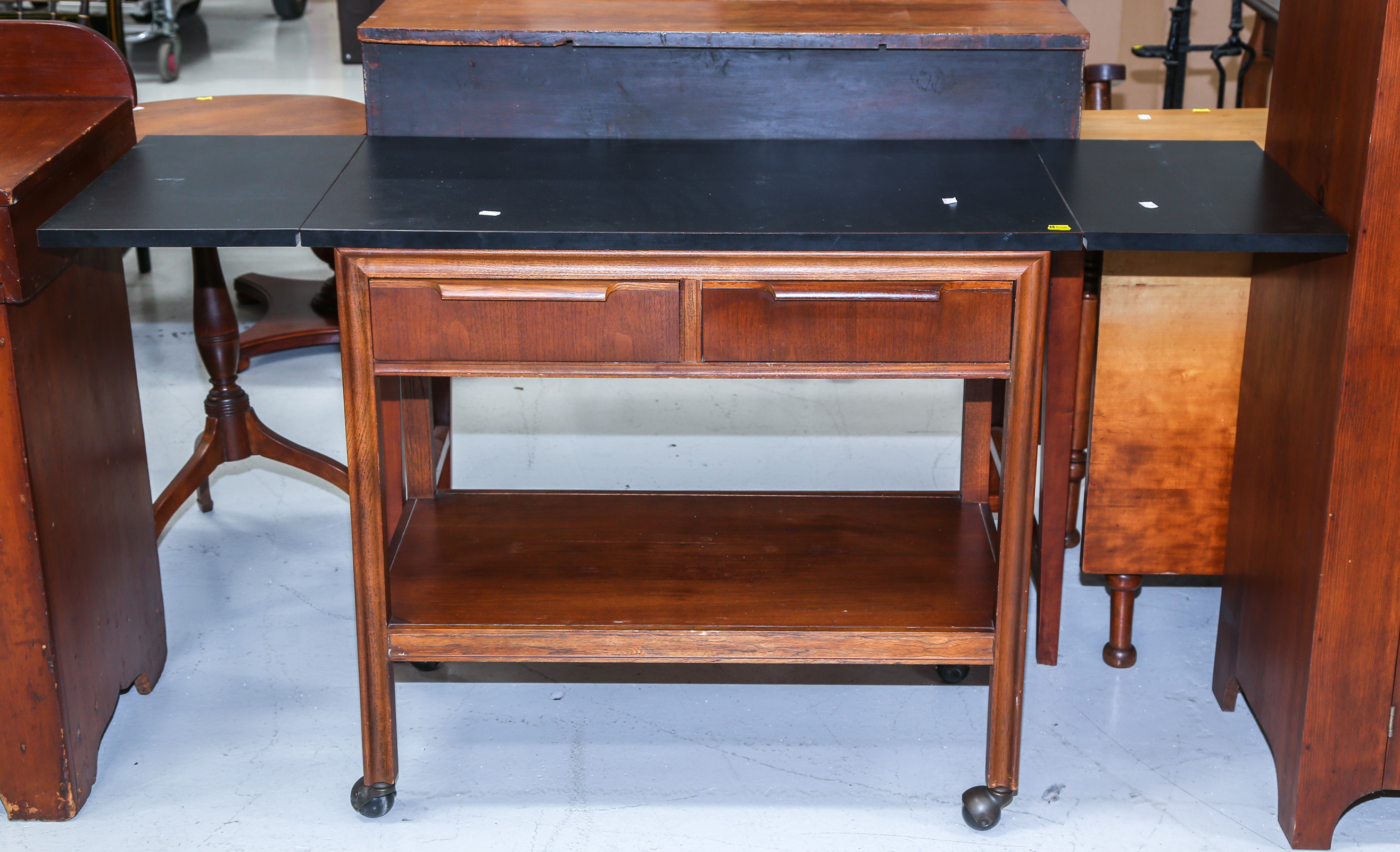 MID-CENTURY MODERN STYLE BAR CART