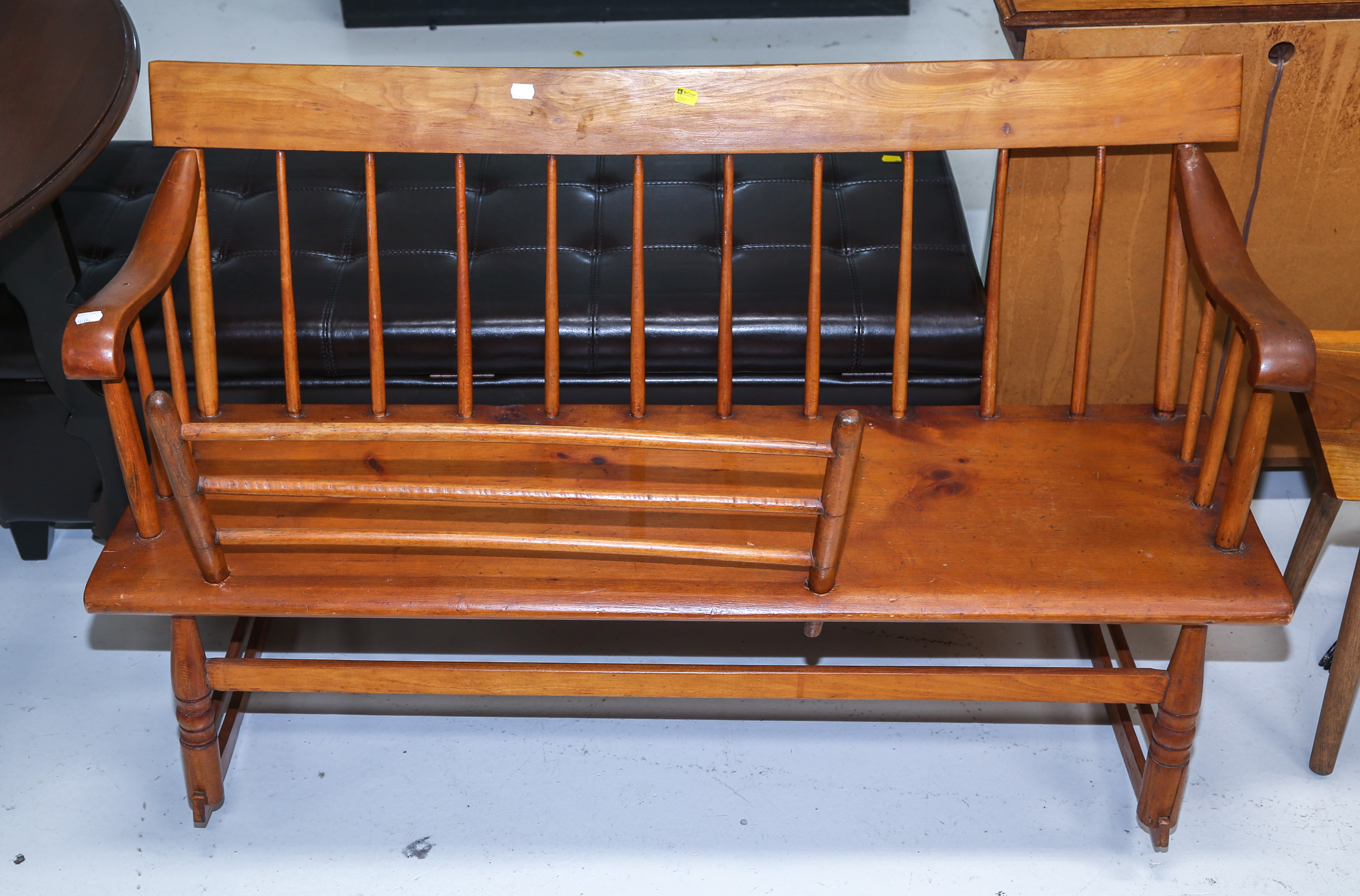 AMERICAN VERNACULAR CRADLE BENCH 2e9c34