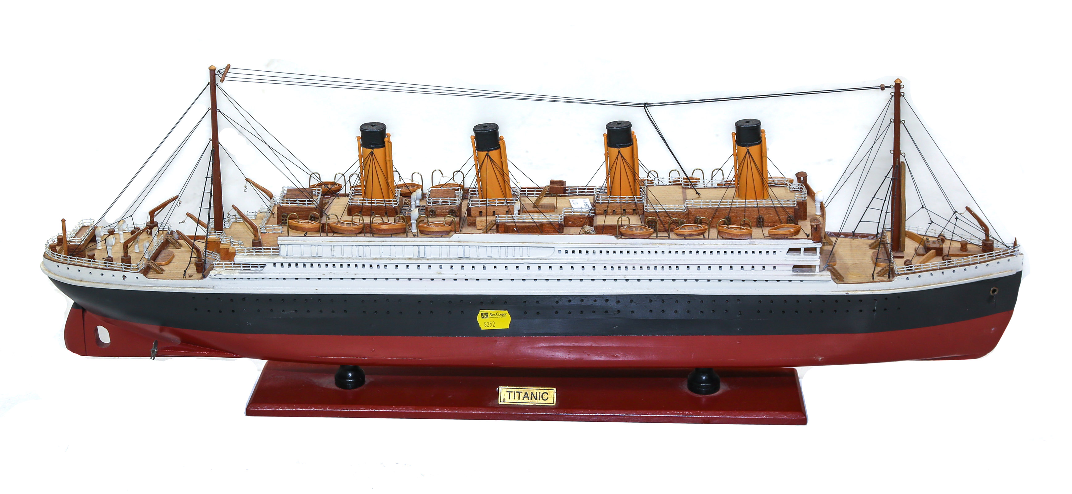 SCALE MODEL OF THE STEAMSHIP "TITANIC"