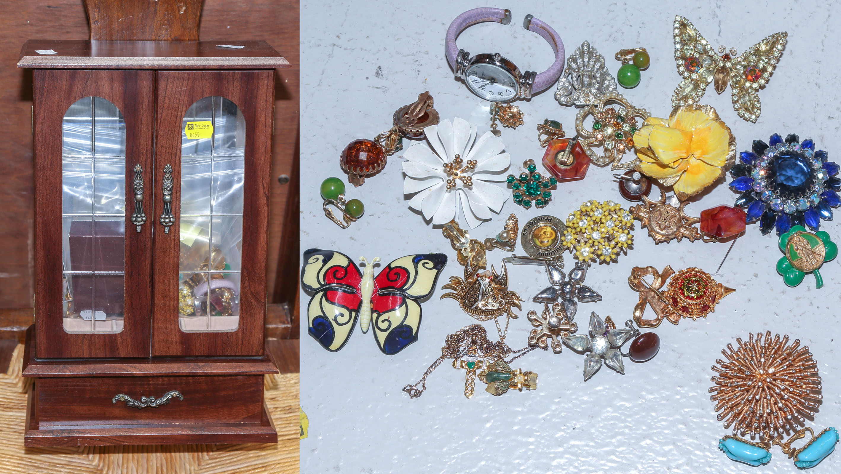 A JEWELRY BOX & COSTUME JEWELRY, INCLUDING