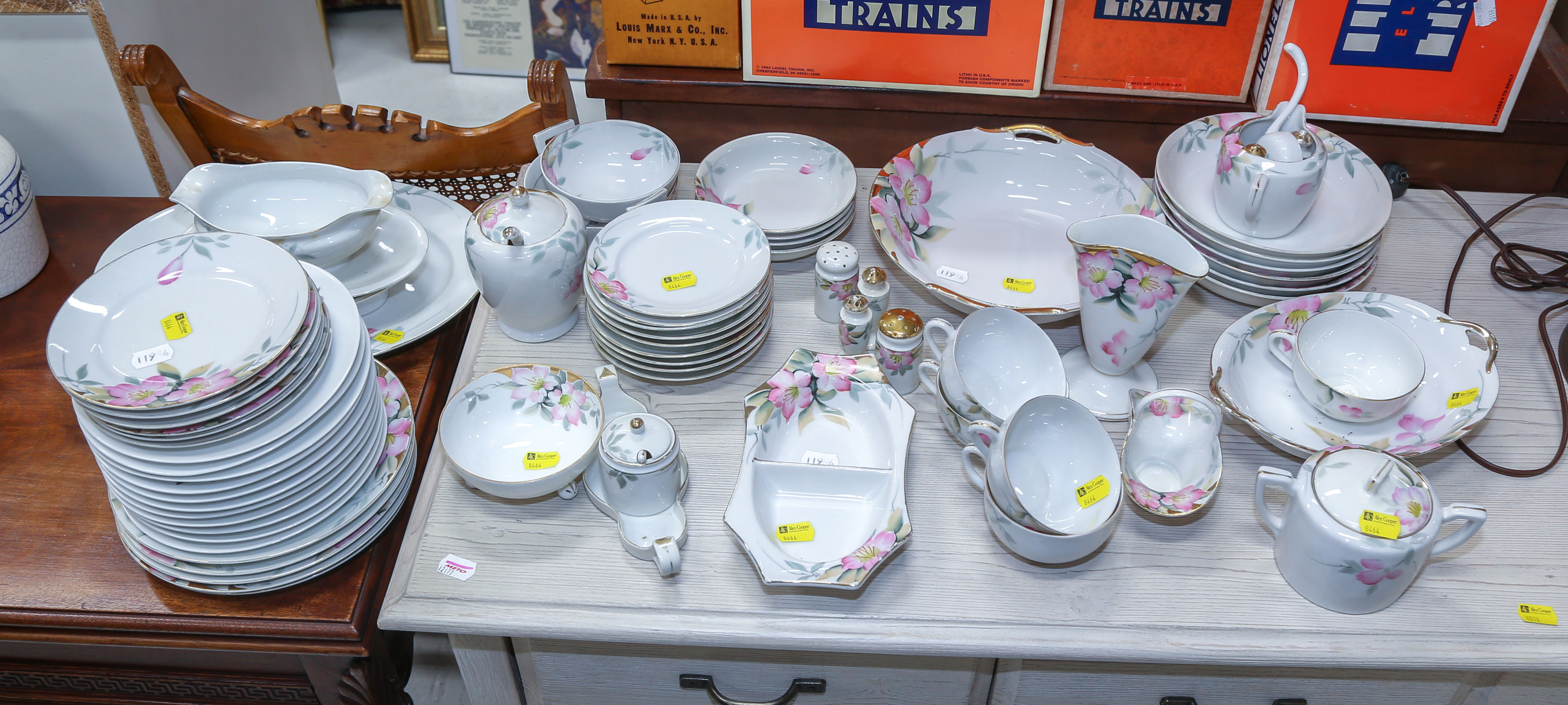 NORITAKE PARTIAL DINNER SERVICE 2e9da2