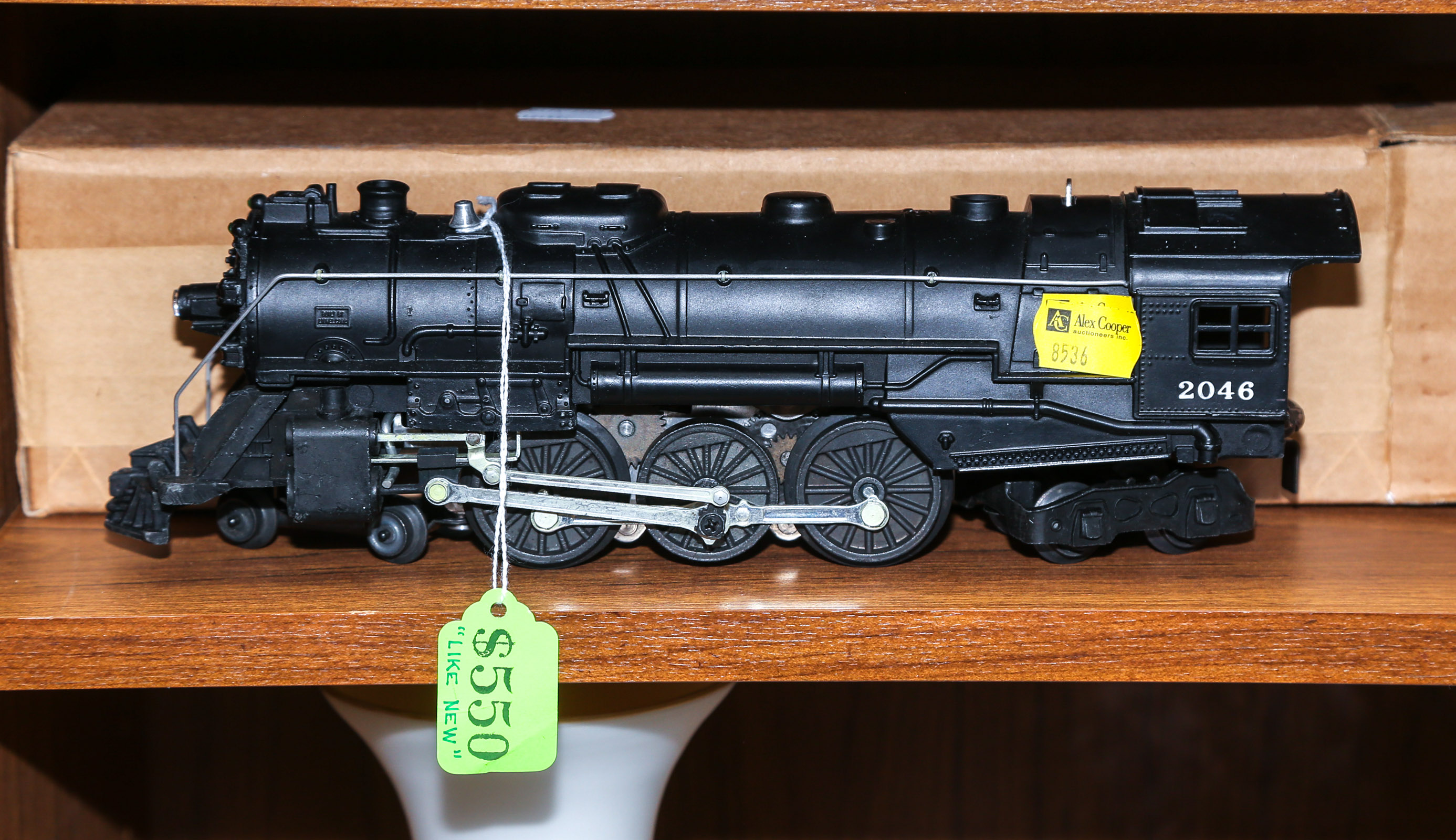 LIONEL O GAUGE LOCOMOTIVE Model 2046,