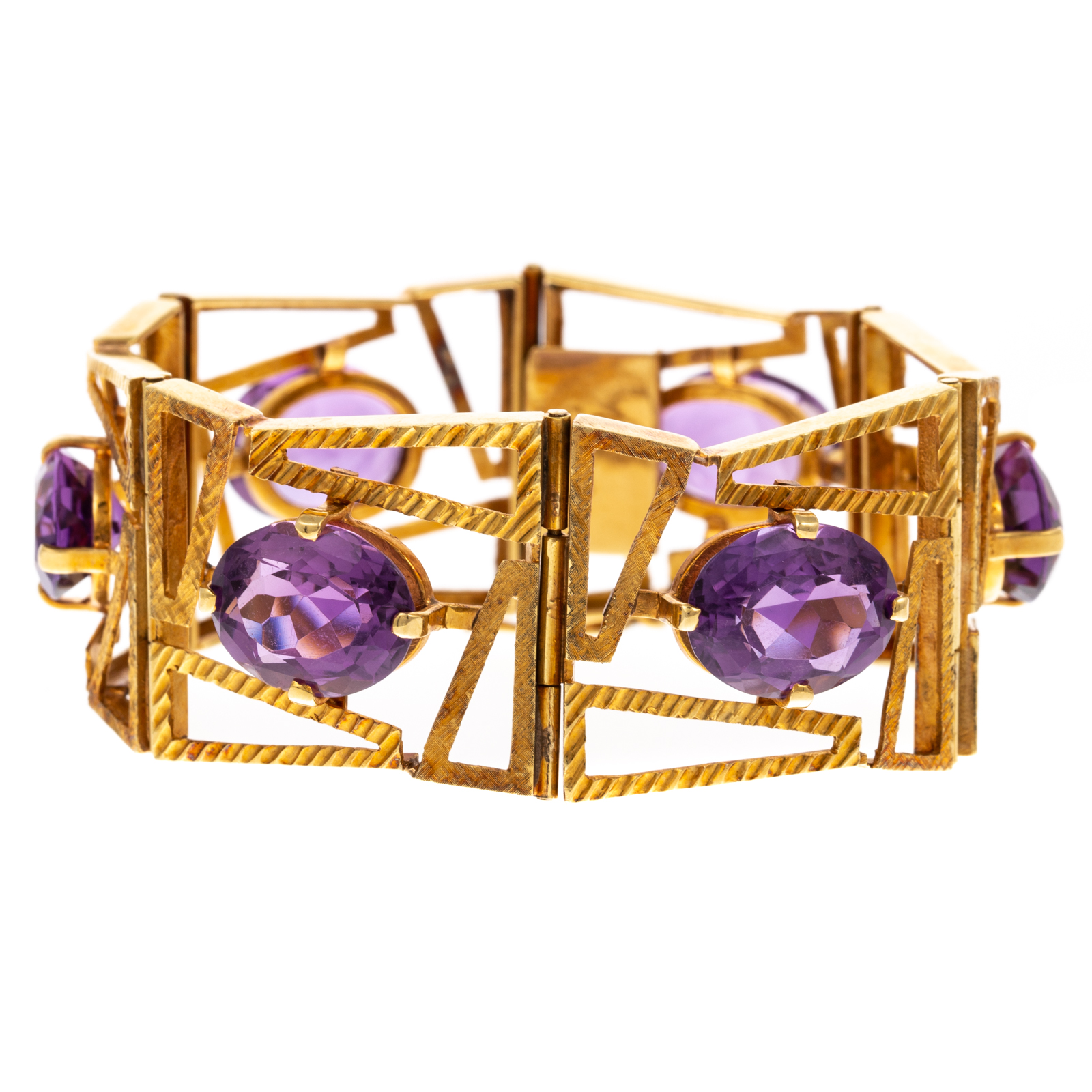 A VINTAGE AMETHYST GOLD BRACELET 2e9f2b