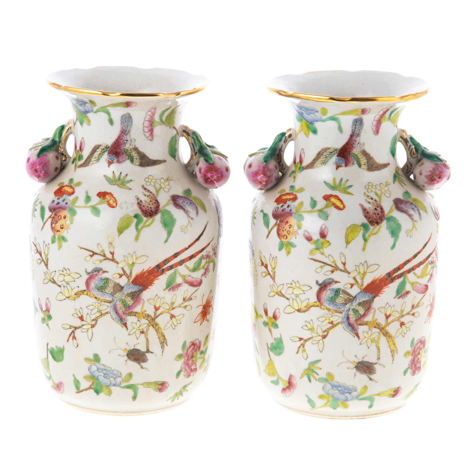 A PAIR OF CHINESE PORCELAIN VASES 2ea17e