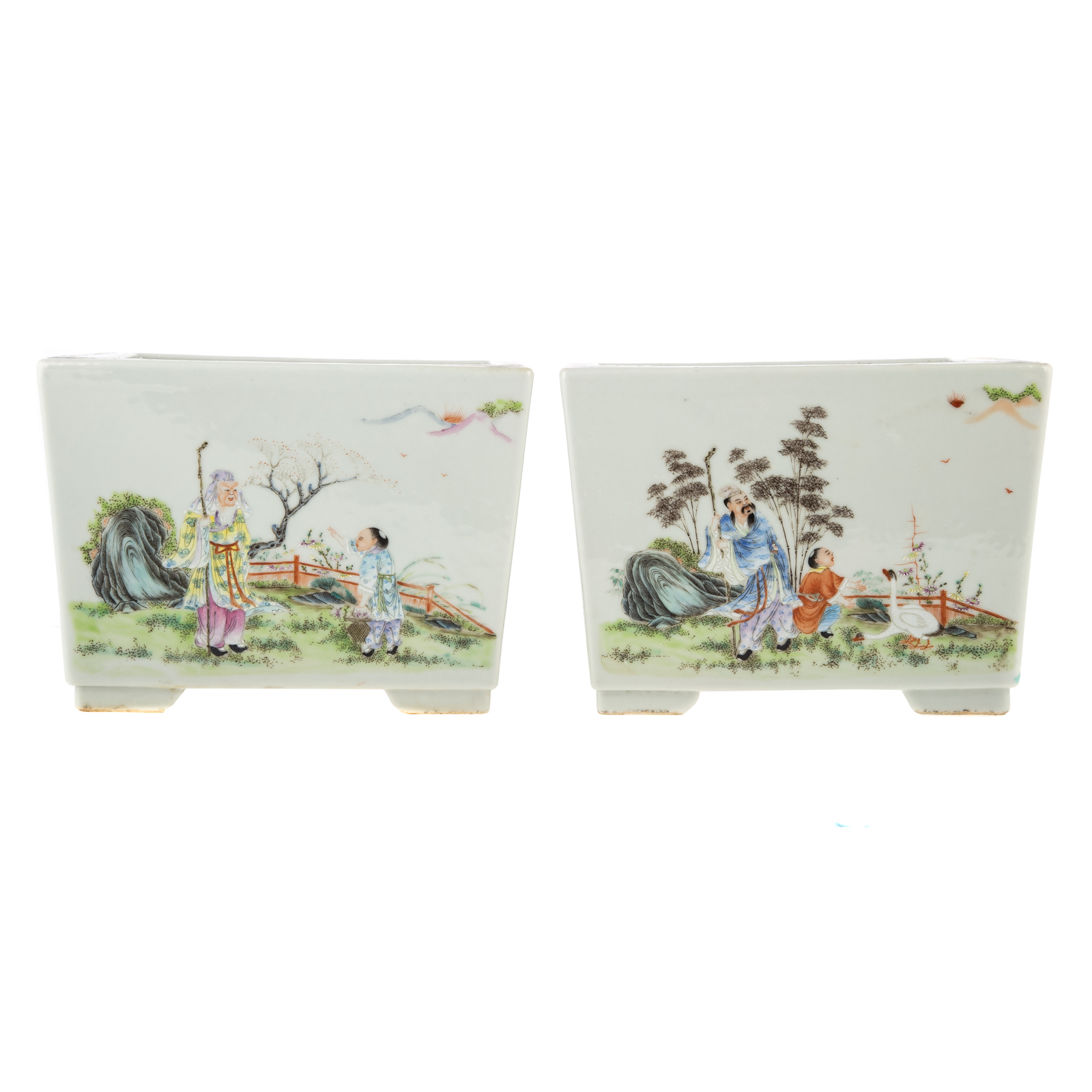 A PAIR OF CHINESE POLYCHROME PORCELAIN