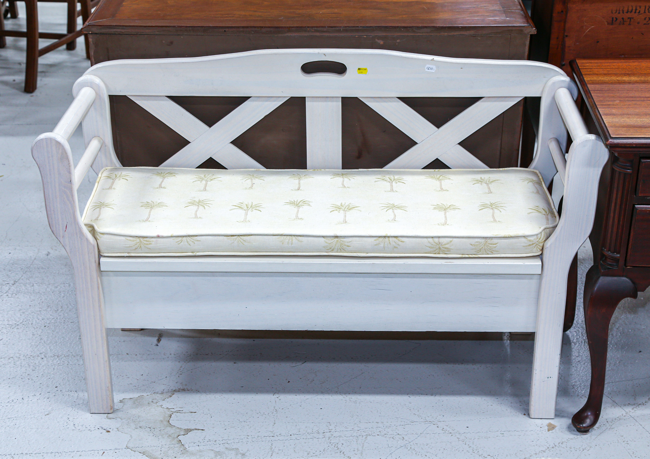 PAINTED PINE BENCH Contemporary  2ea283