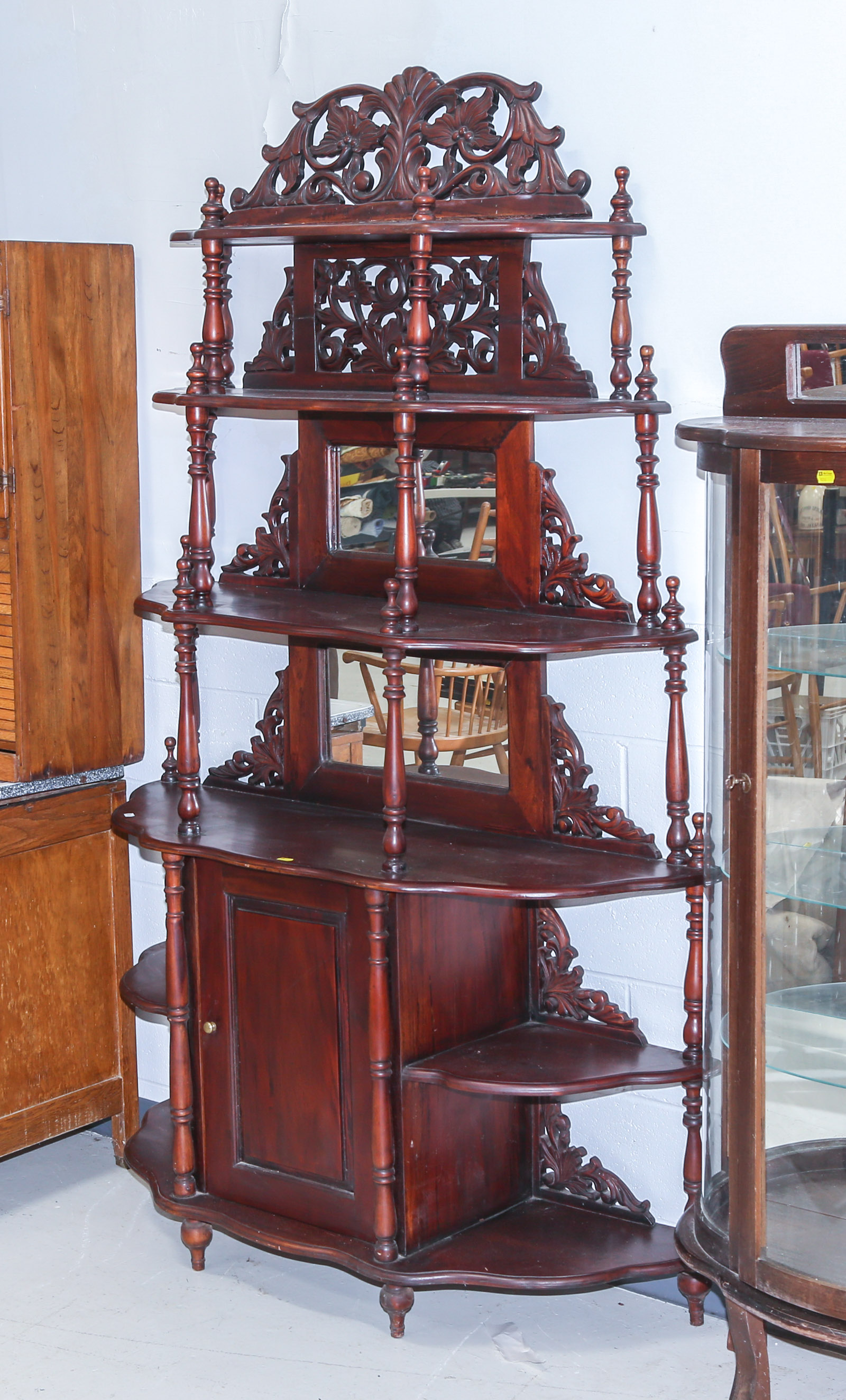 VICTORIAN STYLE CARVED MAHOGANY 2ea2af