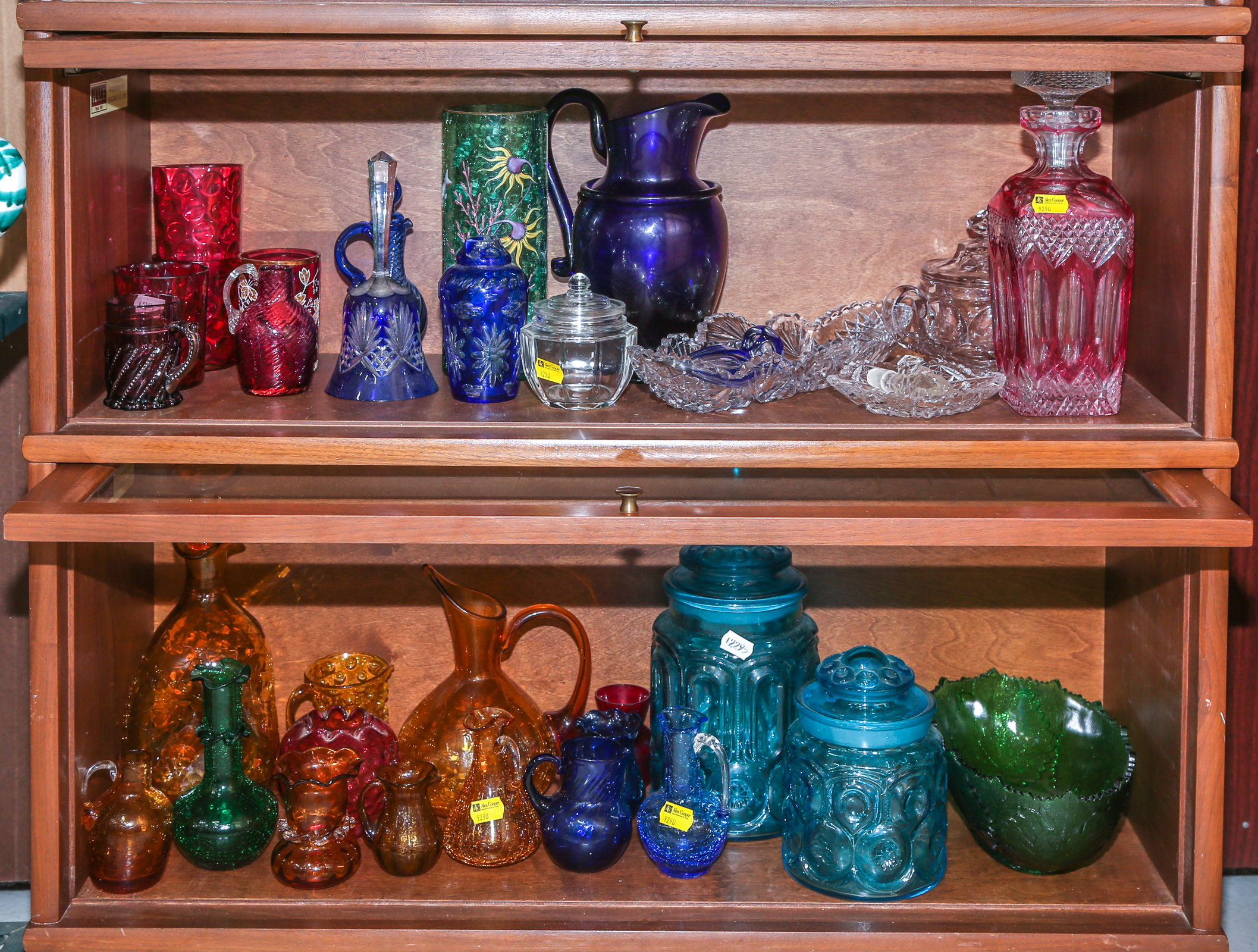 SELECTION OF ART GLASS COLLECTIBLE 2ea2d3