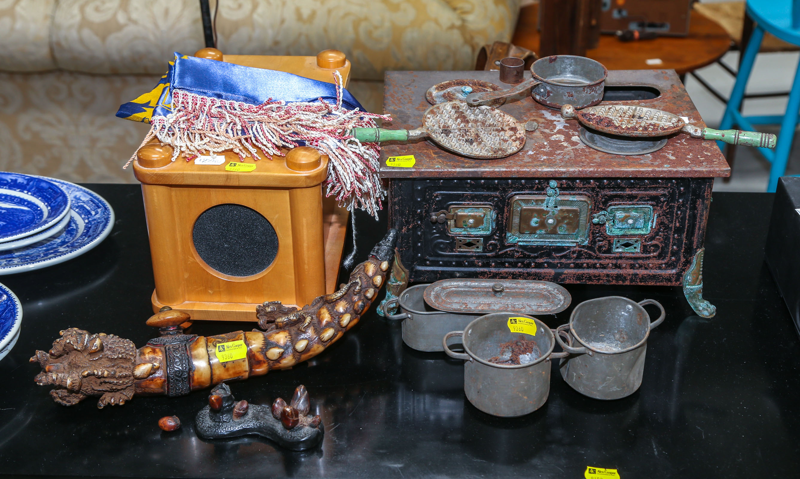 ANTIQUE TOY STOVE & COOKWARE; COLLECTIBLES