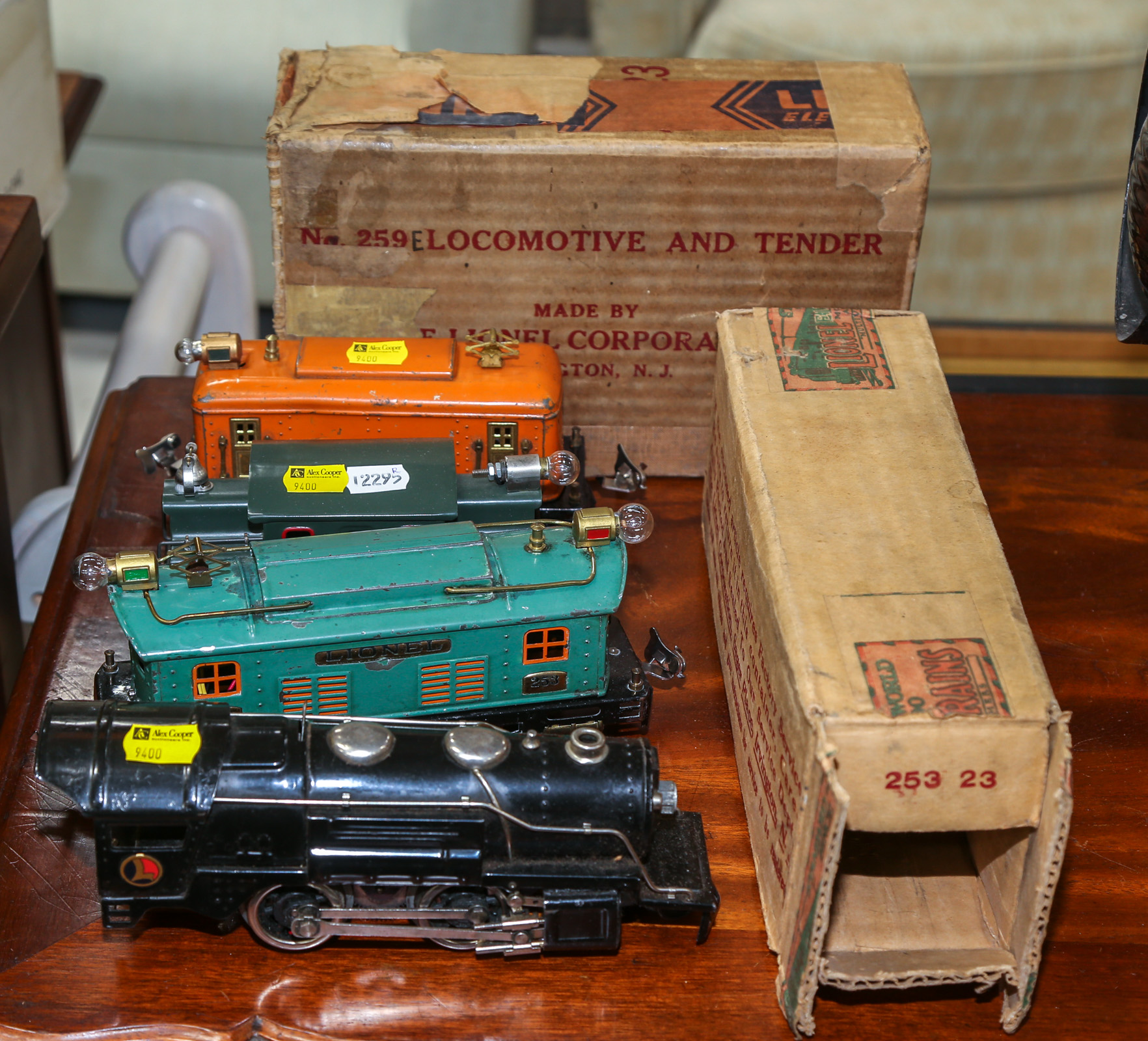 FOUR LIONEL O GAUGE LOCOMOTIVES 2ea33c