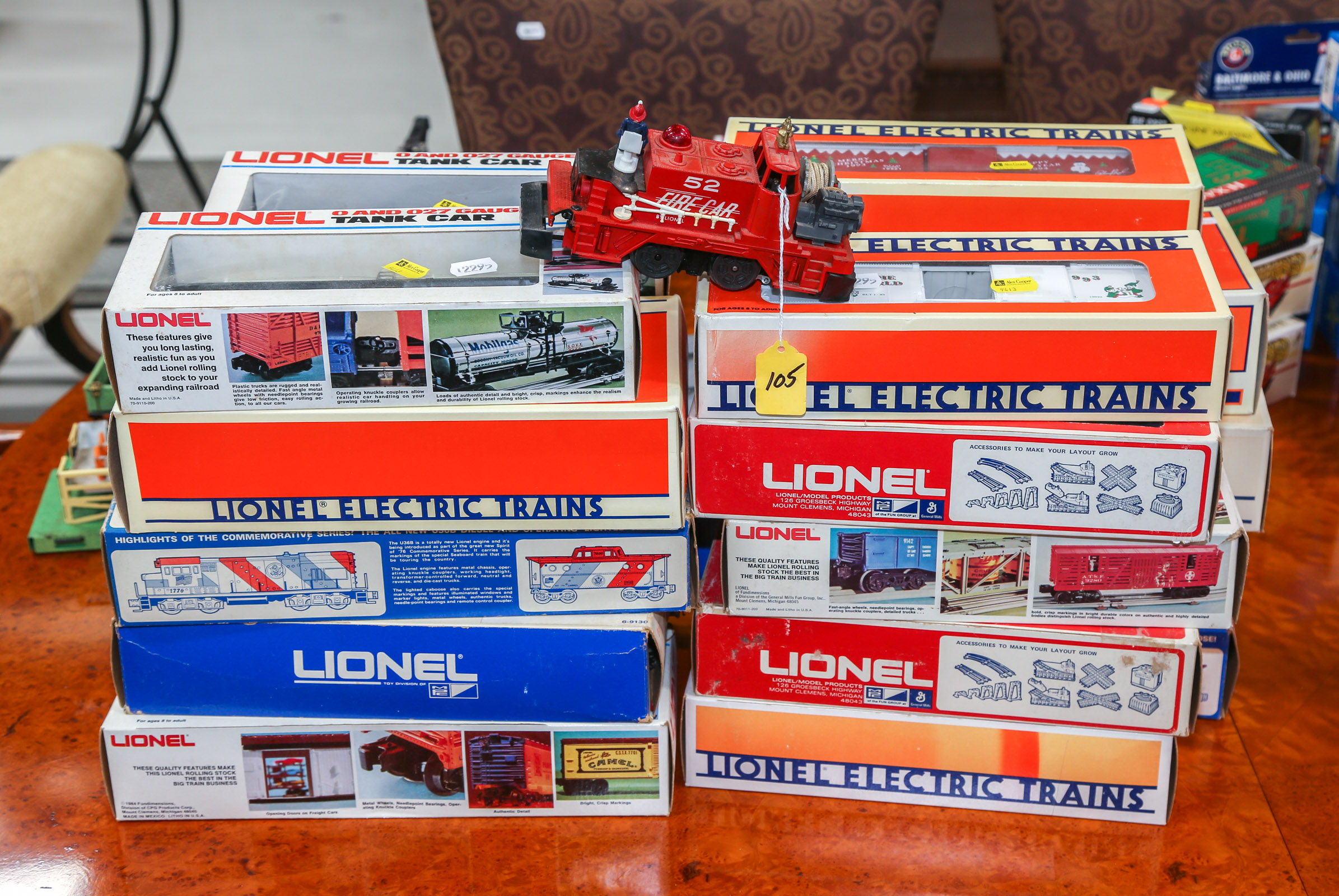 20 LIONEL "O" GAUGE TRAIN CARS