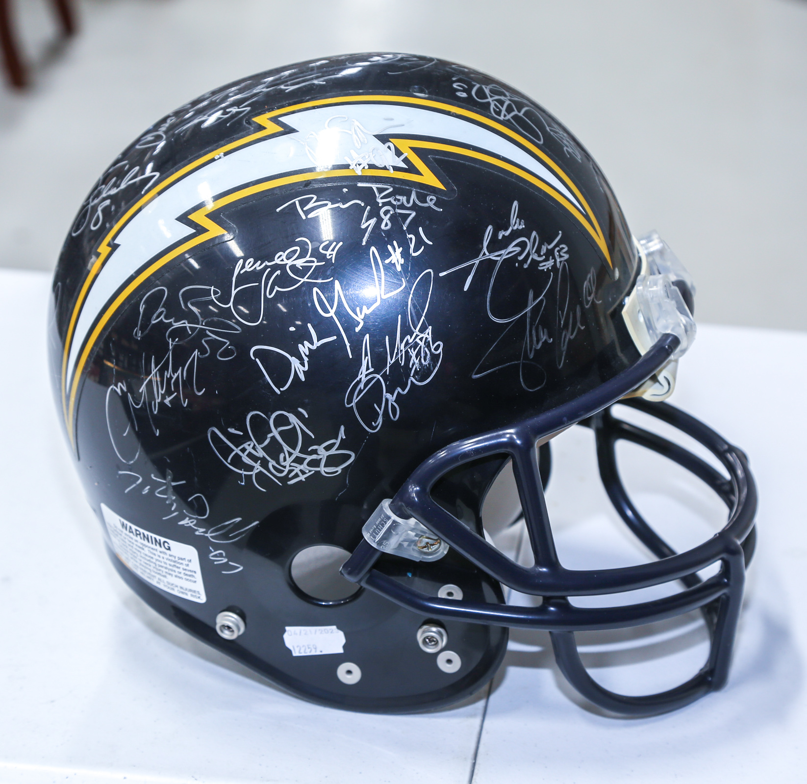 SAN DIEGO CHARGERS TEAM SIGNED 2ea3b6