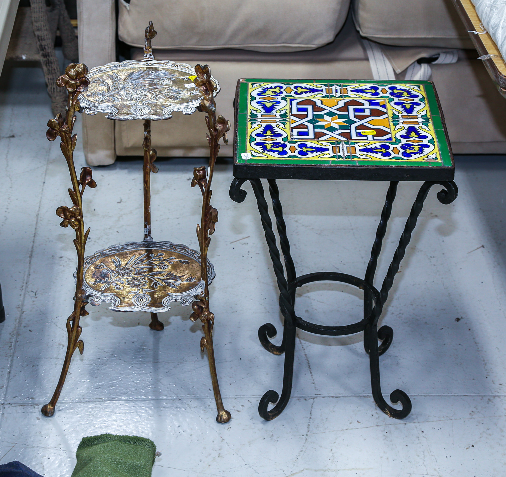 TILE TOP PATIO TABLE WITH ANTIQUE 2ea424