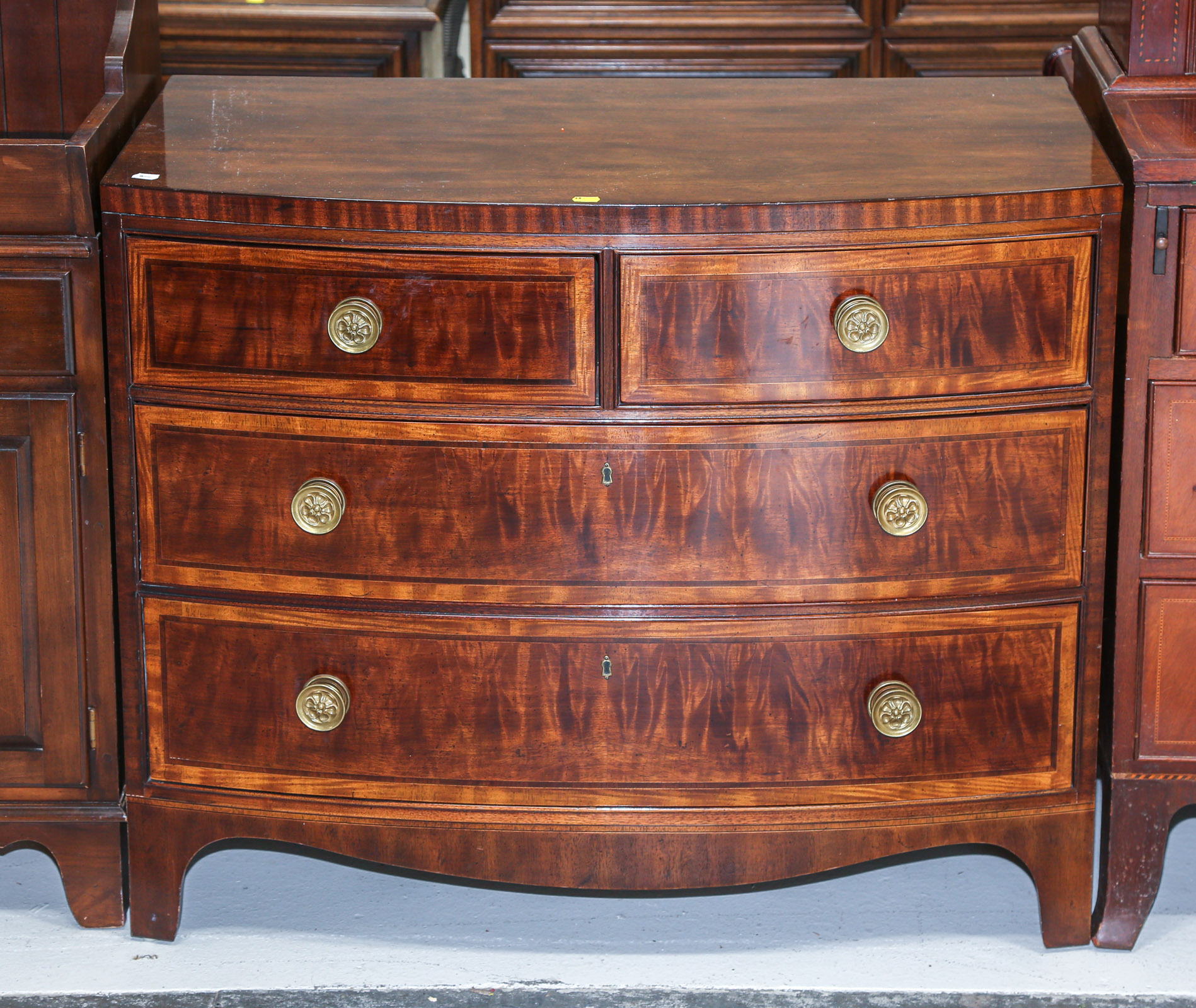 HENREDON MAHOGANY BOW FRONT CHEST