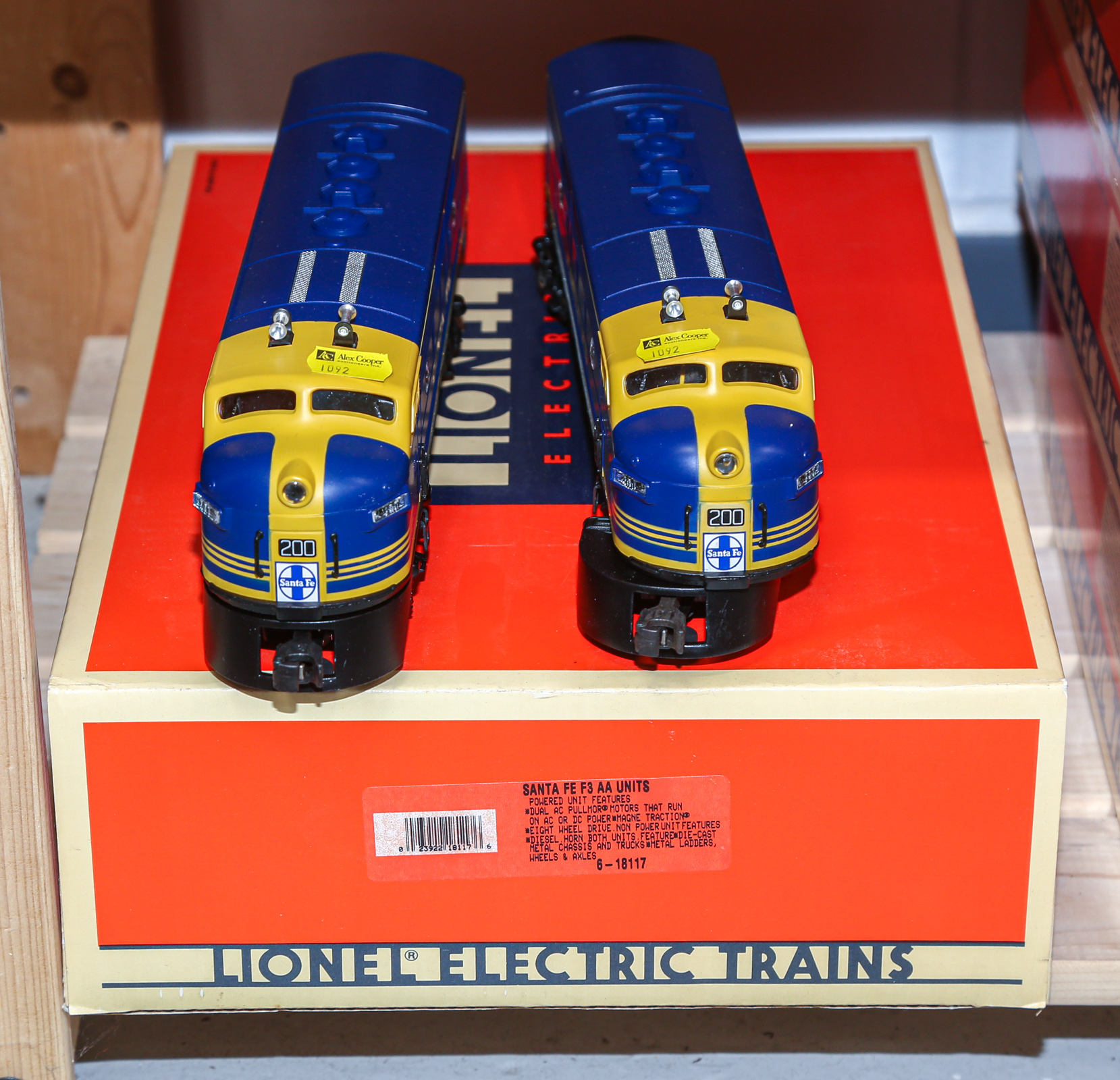 TWO LIONEL F3 AA DIESEL LOCOMOTIVES 2ea4b1