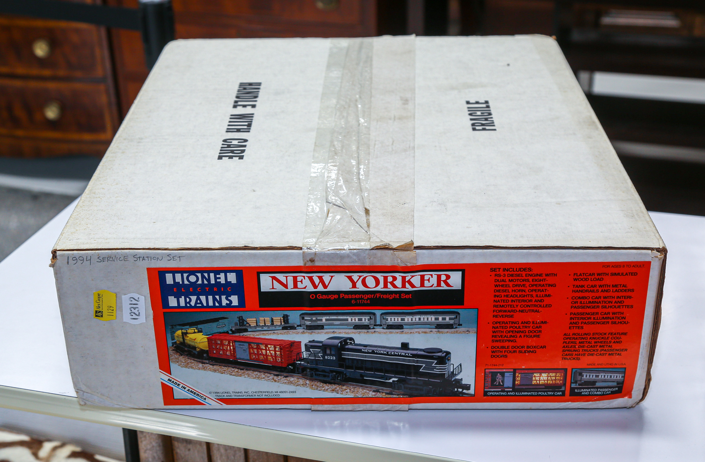 BOXED LIONEL NEW YORKER "O" GAUGE
