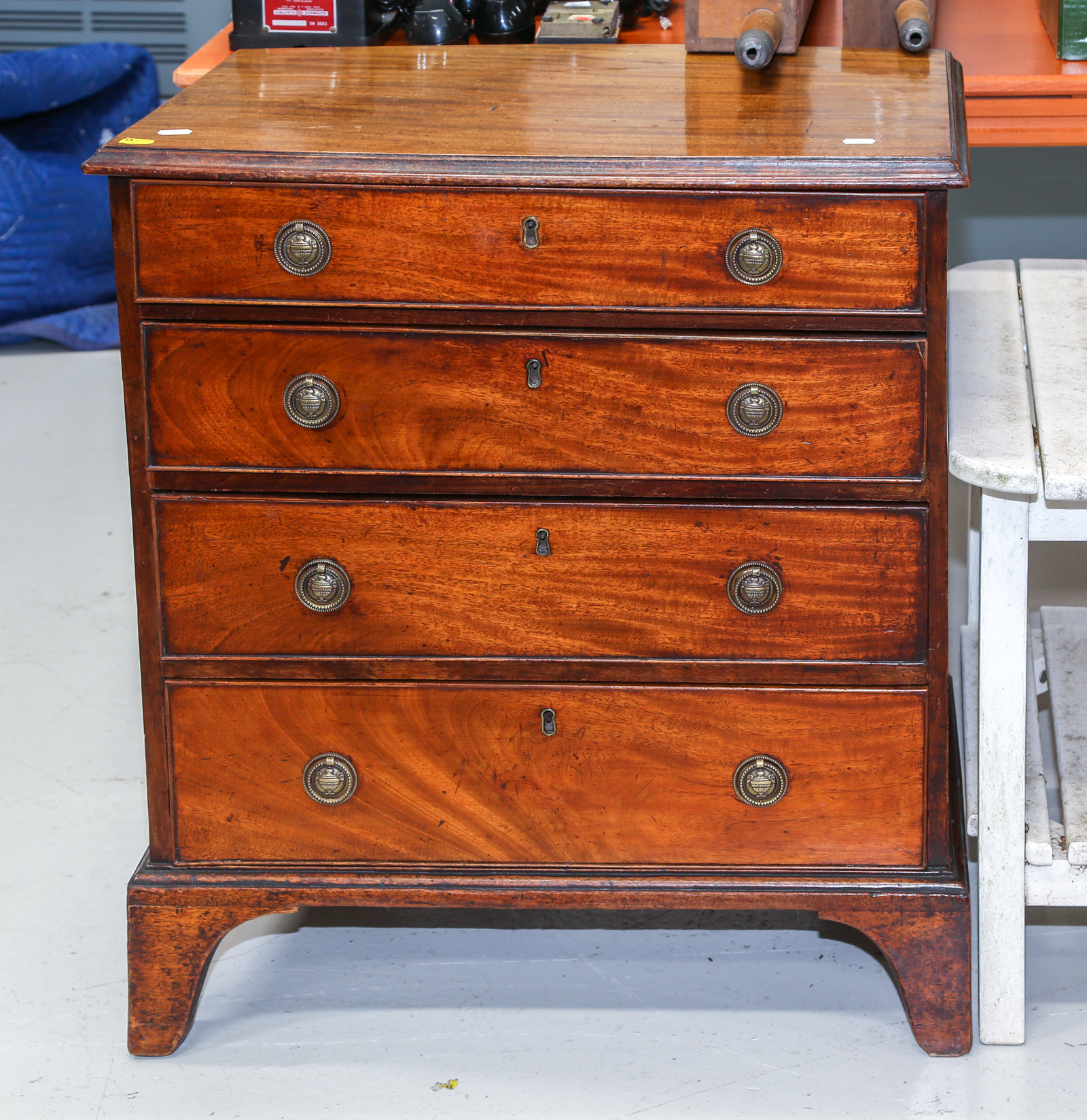 ANTIQUE MAHOGANY CHEST OF DRAWERS