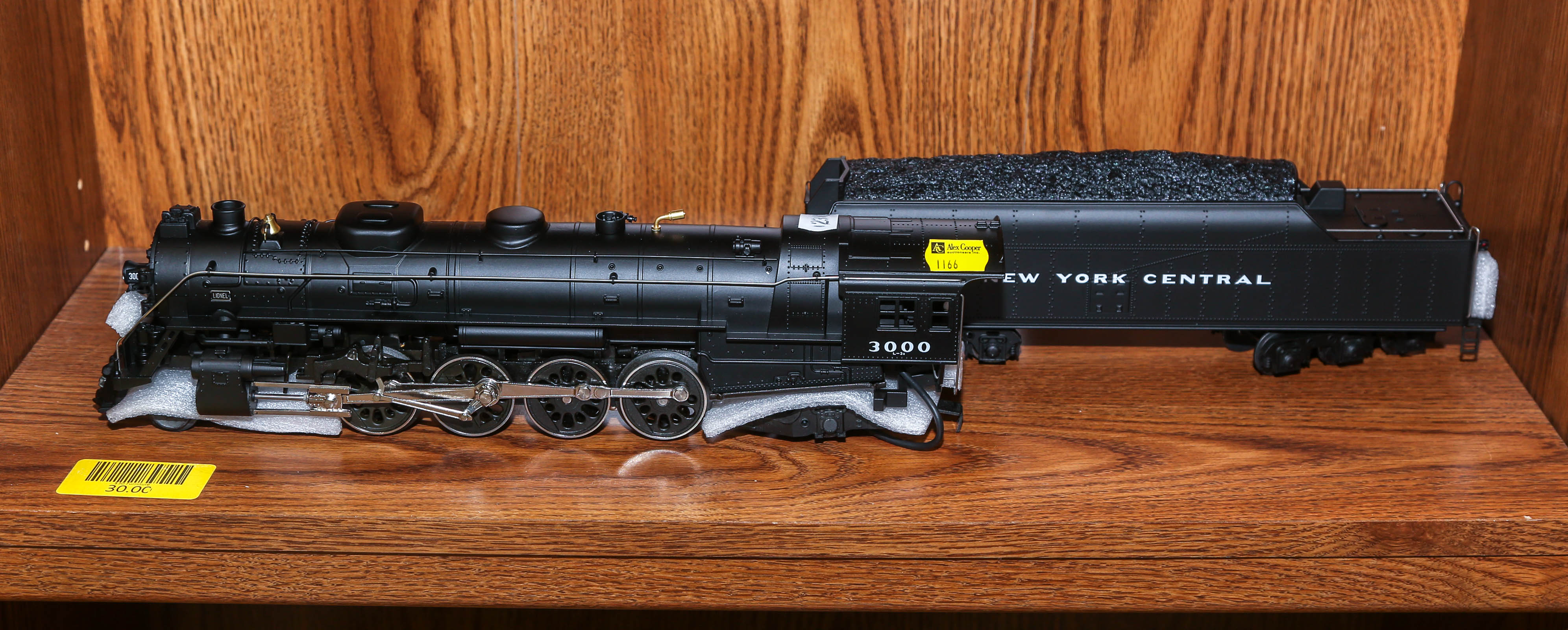 LIONEL NEW YORK CENTRAL LOCOMOTIVE &