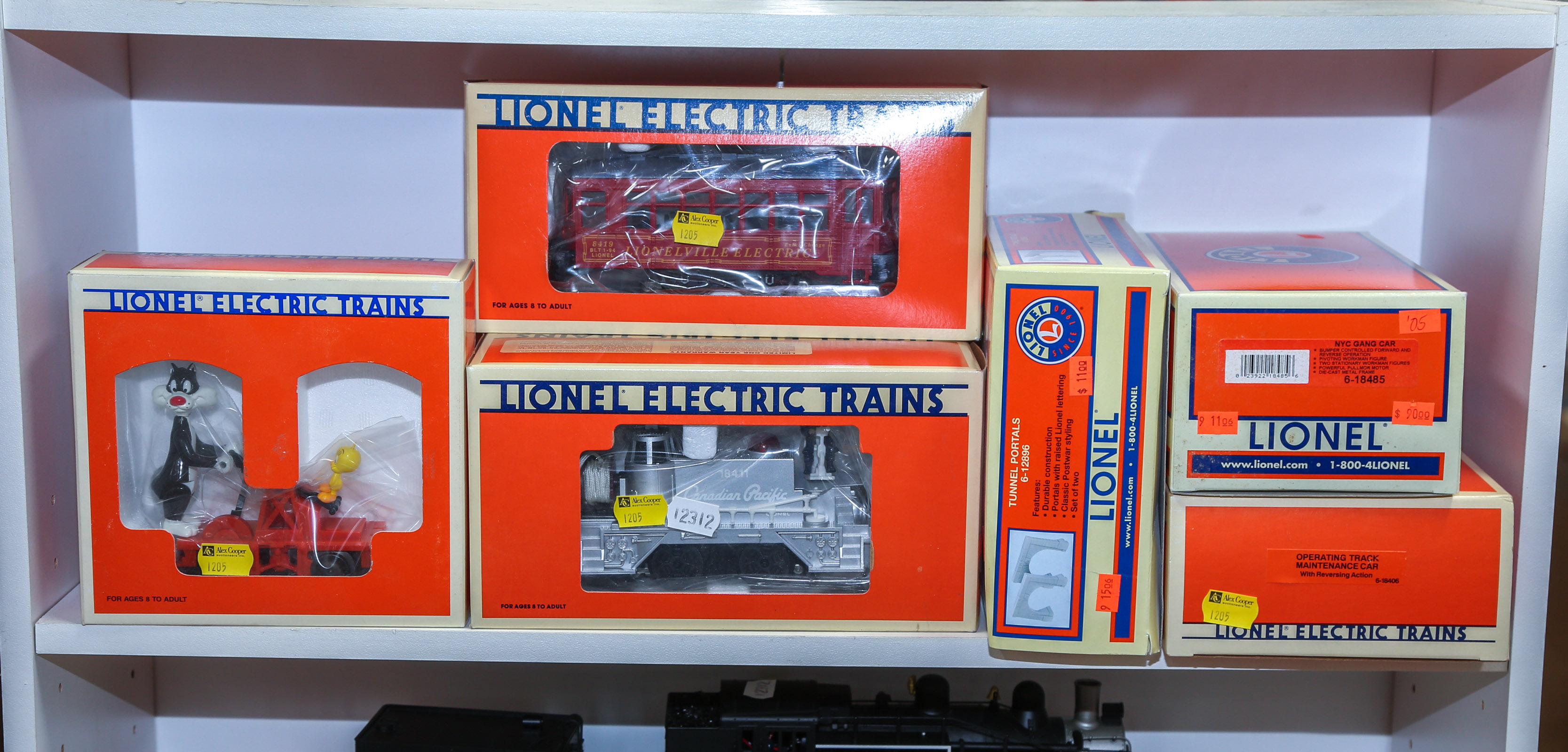 SIX LIONEL O GAUGE TRAIN CARS 2ea516