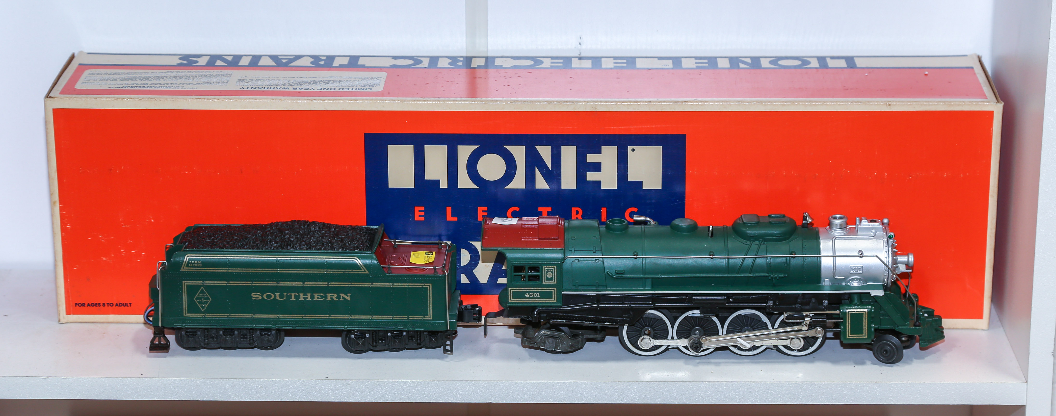 LIONEL 282 STEAM ENGINE & TENDER