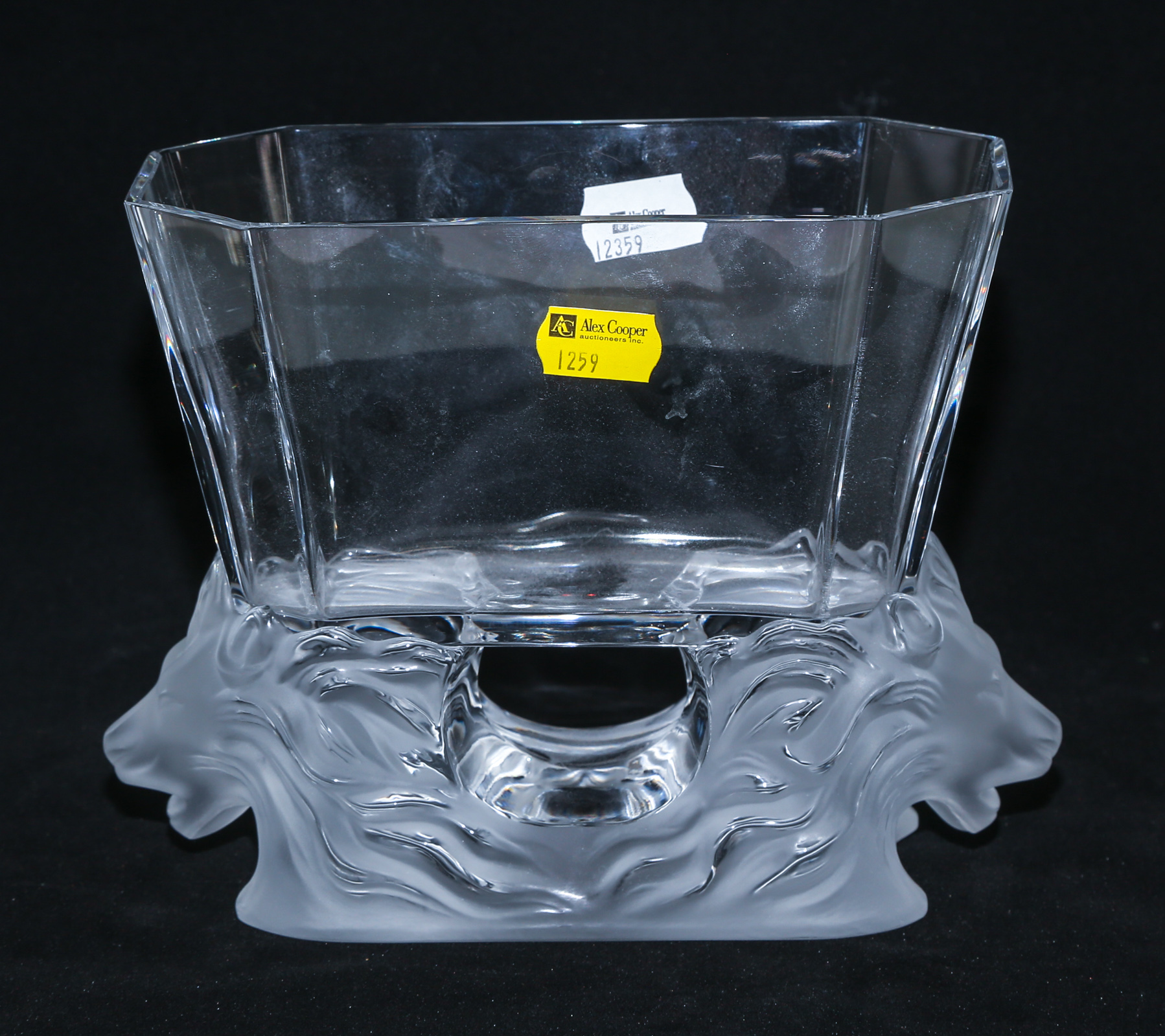 A LALIQUE DOUBLE HEADED LION VASE 2ea54c