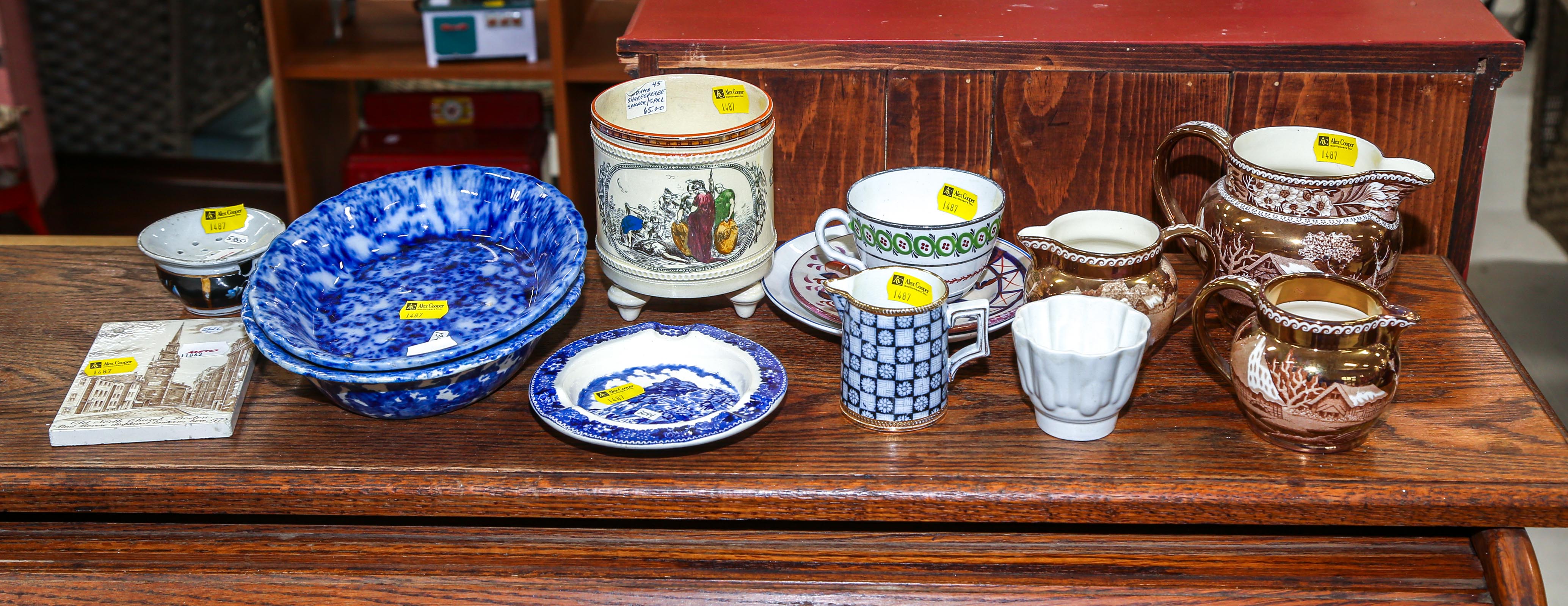 ASSORTMENT OF ANTIQUE PORCELAIN ITEMS