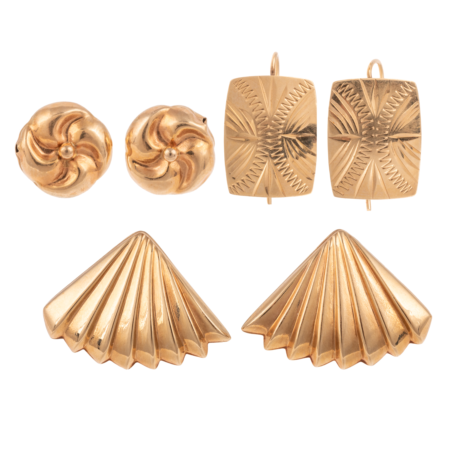 A TRIO OF GOLD EARRINGS IN 14K 2ea6e5