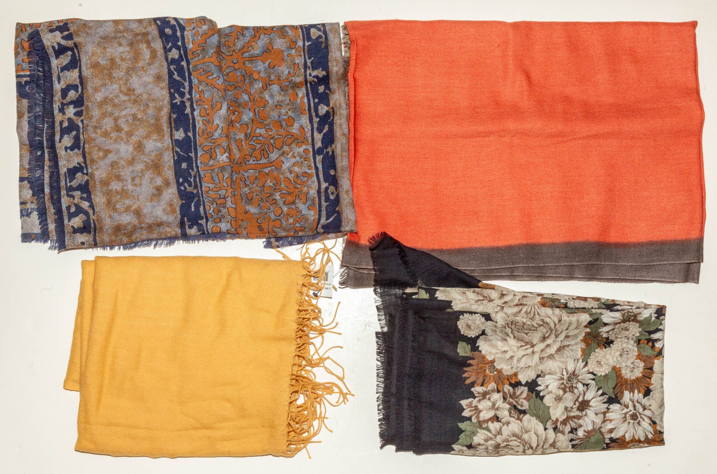 FOUR VARIOUS SCARVES Includes  2ea833