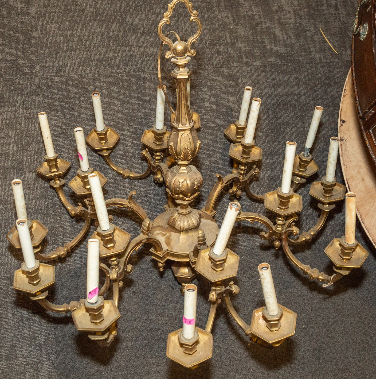 LARGE CONTINENTAL 18 LIGHT CHANDELIER