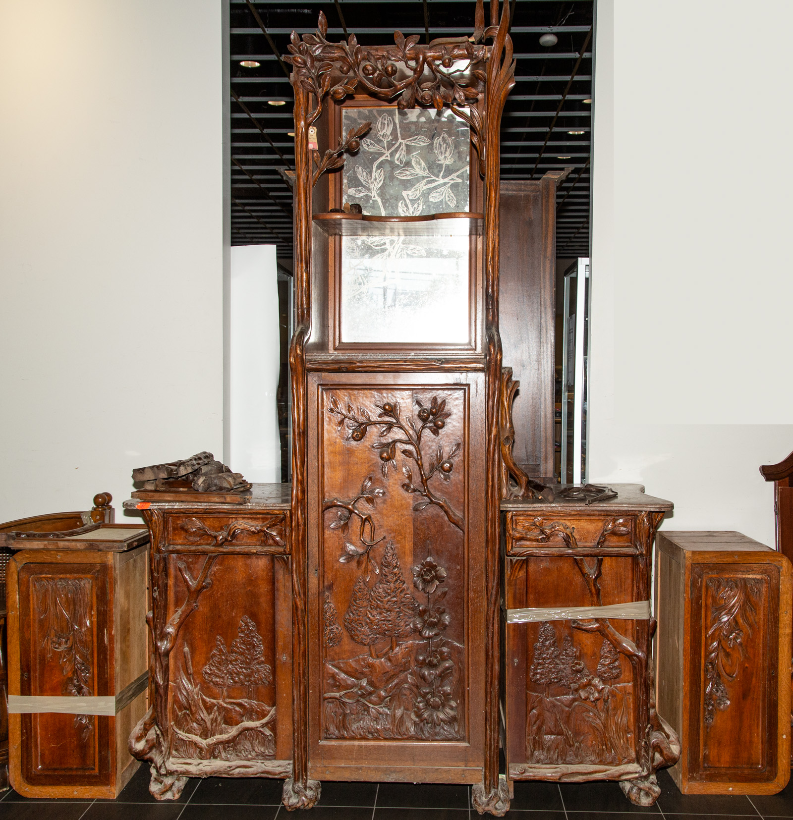 ART NOUVEAU WALNUT CONSOLE Late 2ea878