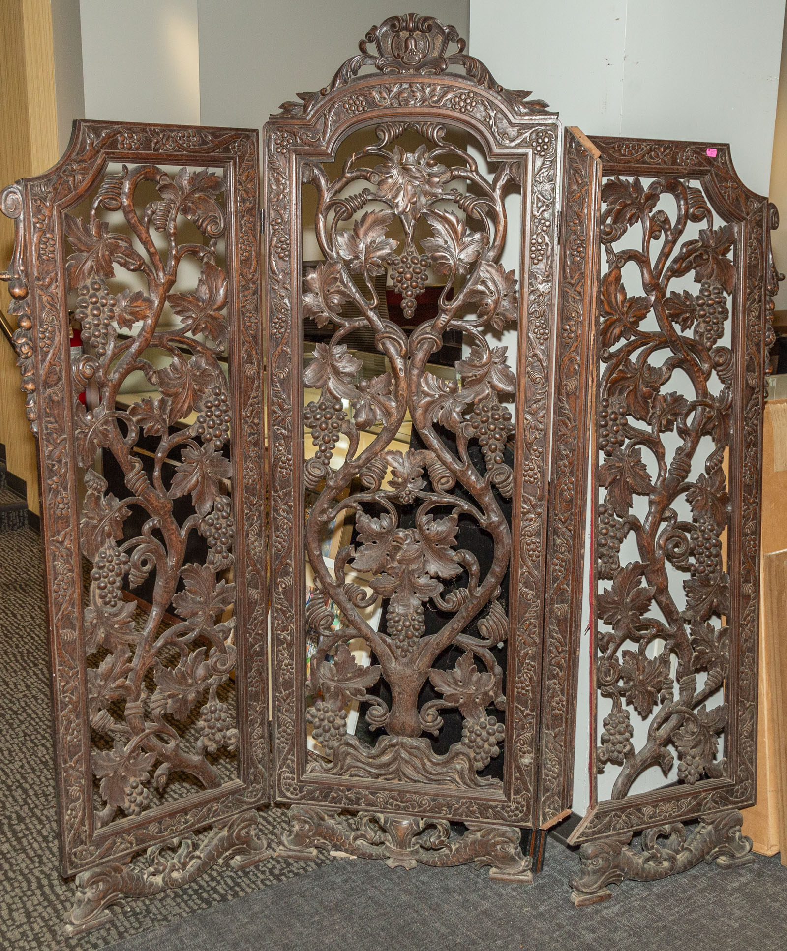 BLACK FOREST CARVED WOOD ROOM SCREEN 2ea8fb