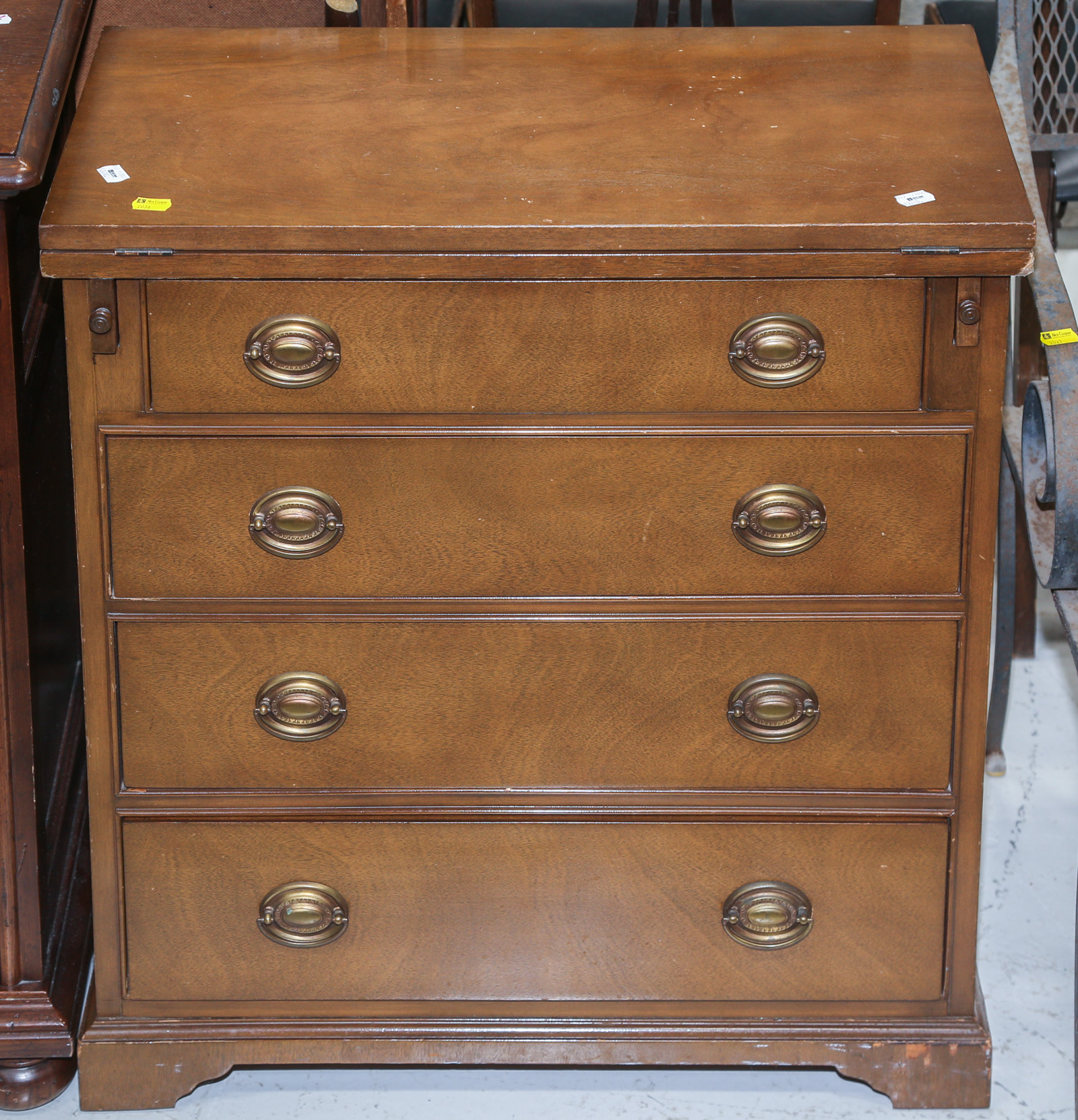 GEORGIAN STYLE MAHOGANY BACHELOR S 2ea922