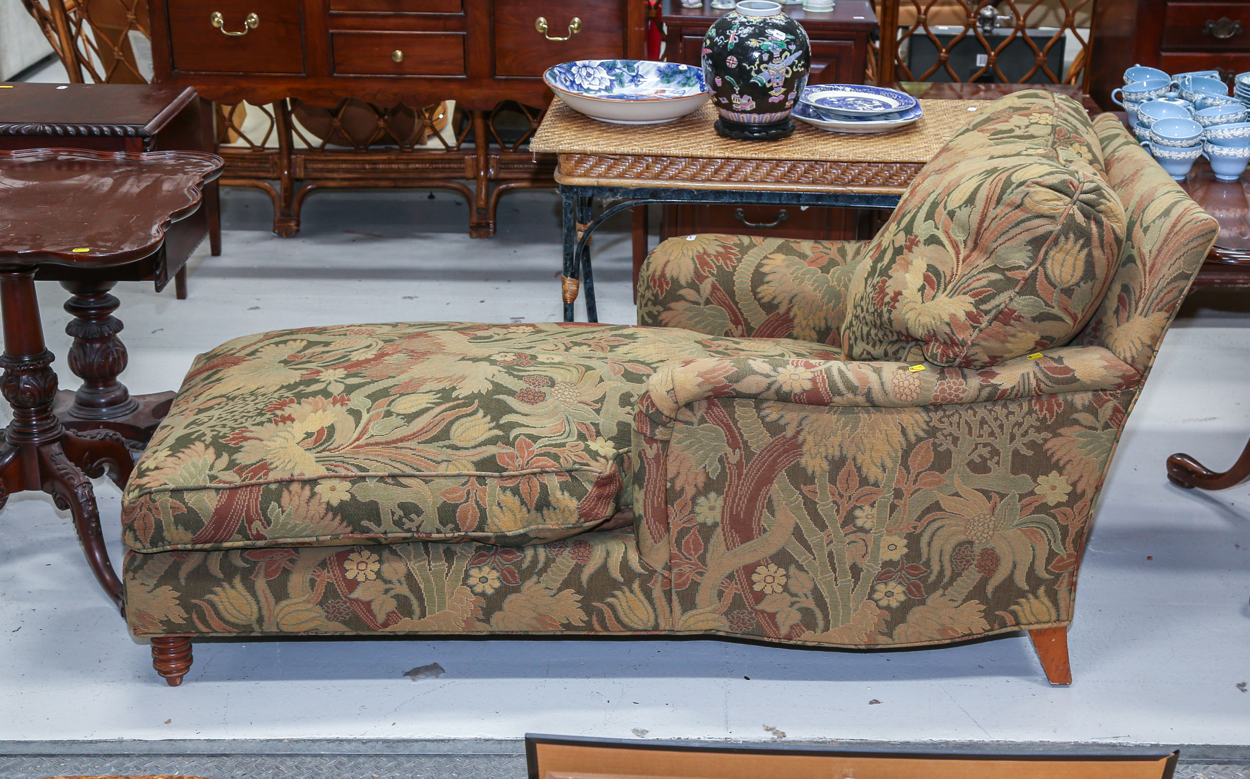 SANDRINGHAM VICTORIAN STYLE CHAISE